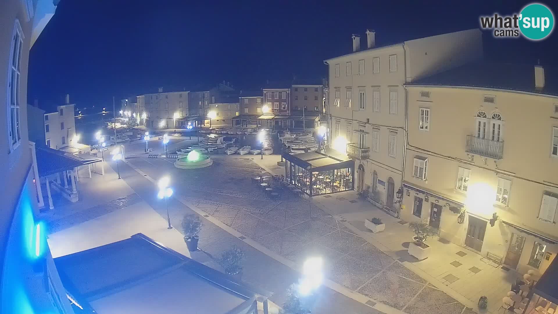 LIVE cam Cres Stadt – Hauptplatz und “mandrač” – Cres Insel – Kroatien