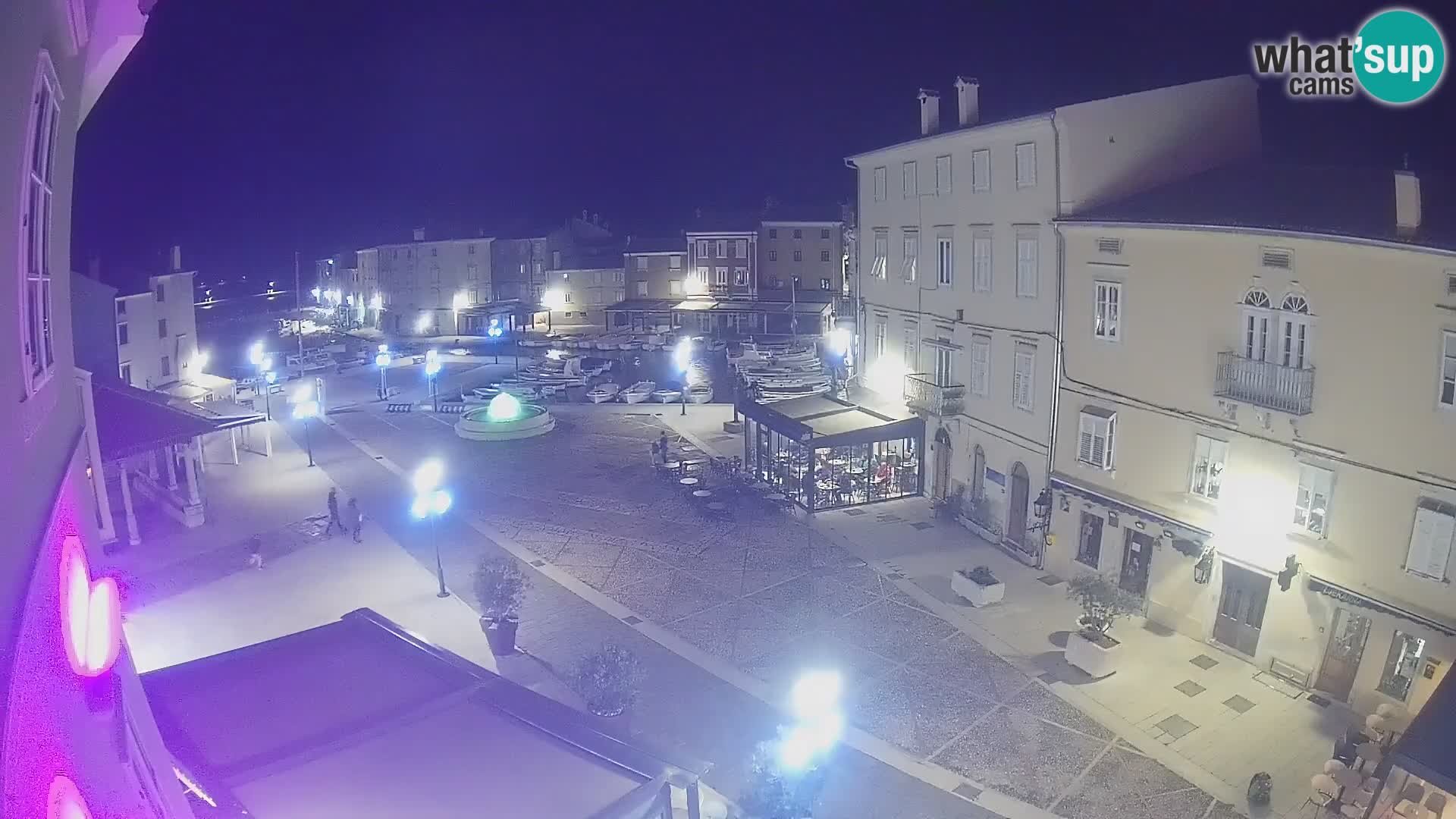 Cámara en vivo ciudad de Cres – plaza principal y “mandrač” – isla de Cres – Croacia