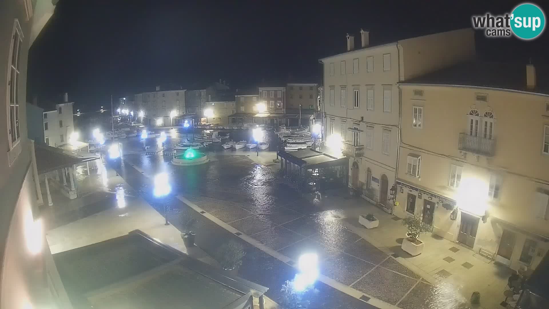 LIVE cam Cres Stadt – Hauptplatz und “mandrač” – Cres Insel – Kroatien