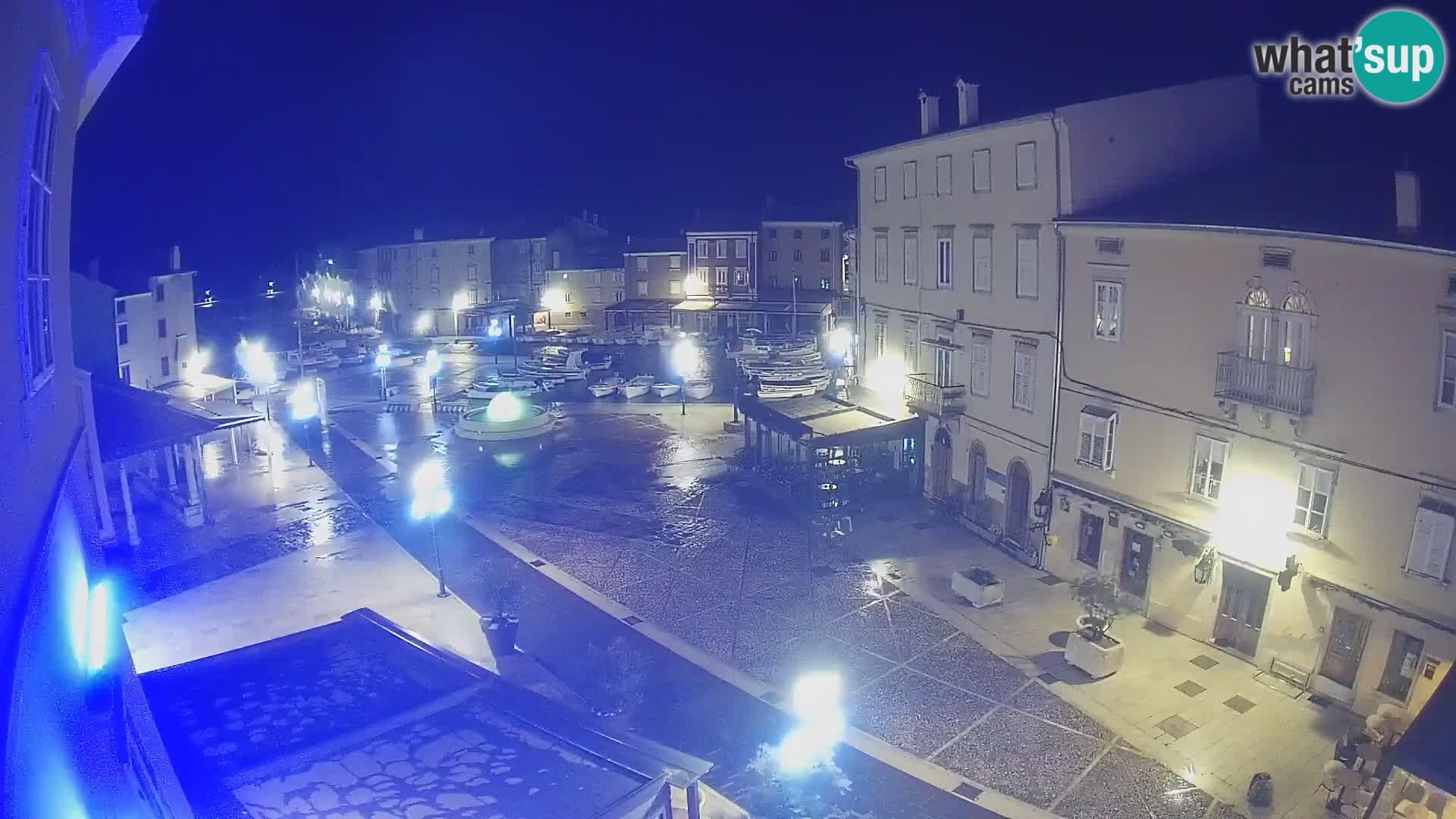 LIVE cam Cres città – piazza principale e “mandrač” – isola di Cherso – Croazia