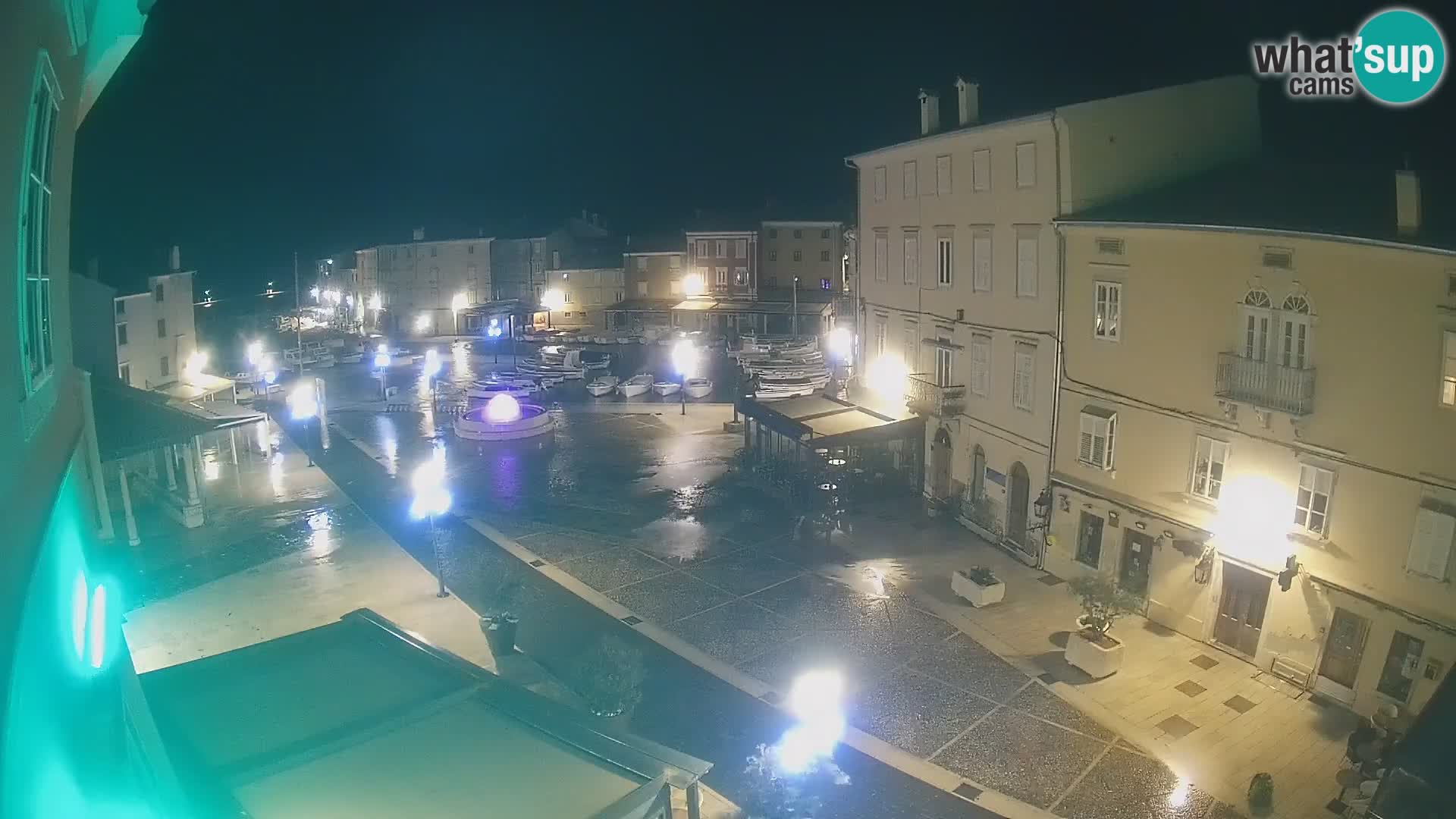 LIVE cam Cres città – piazza principale e “mandrač” – isola di Cherso – Croazia