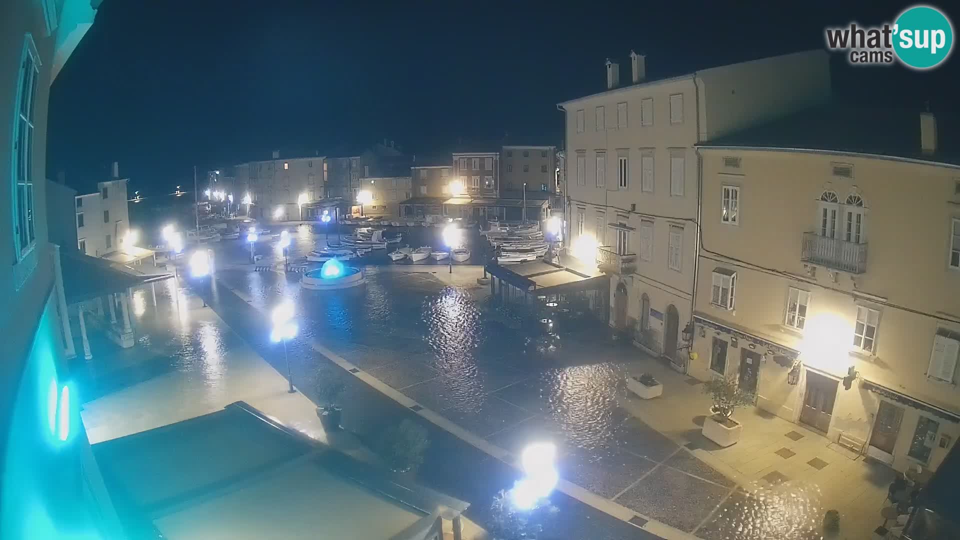 LIVE cam Cres Stadt – Hauptplatz und “mandrač” – Cres Insel – Kroatien