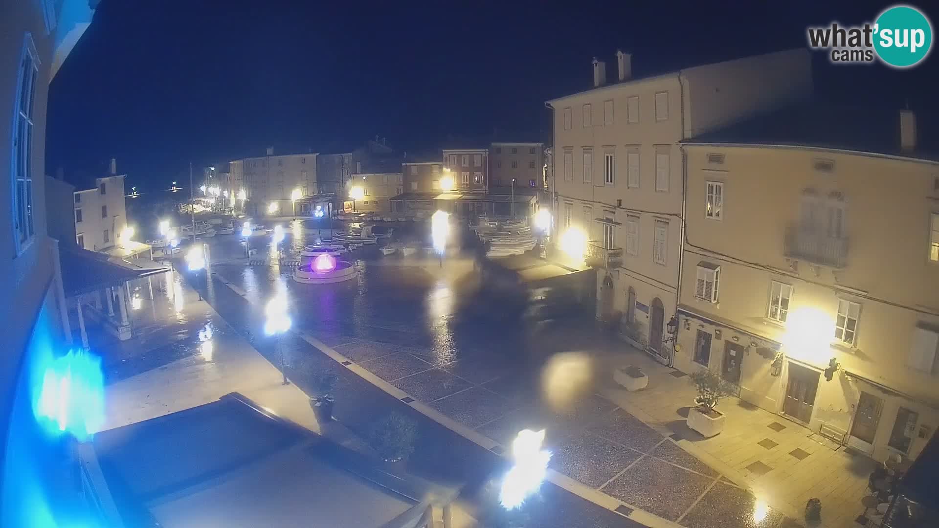 LIVE cam Cres città – piazza principale e “mandrač” – isola di Cherso – Croazia