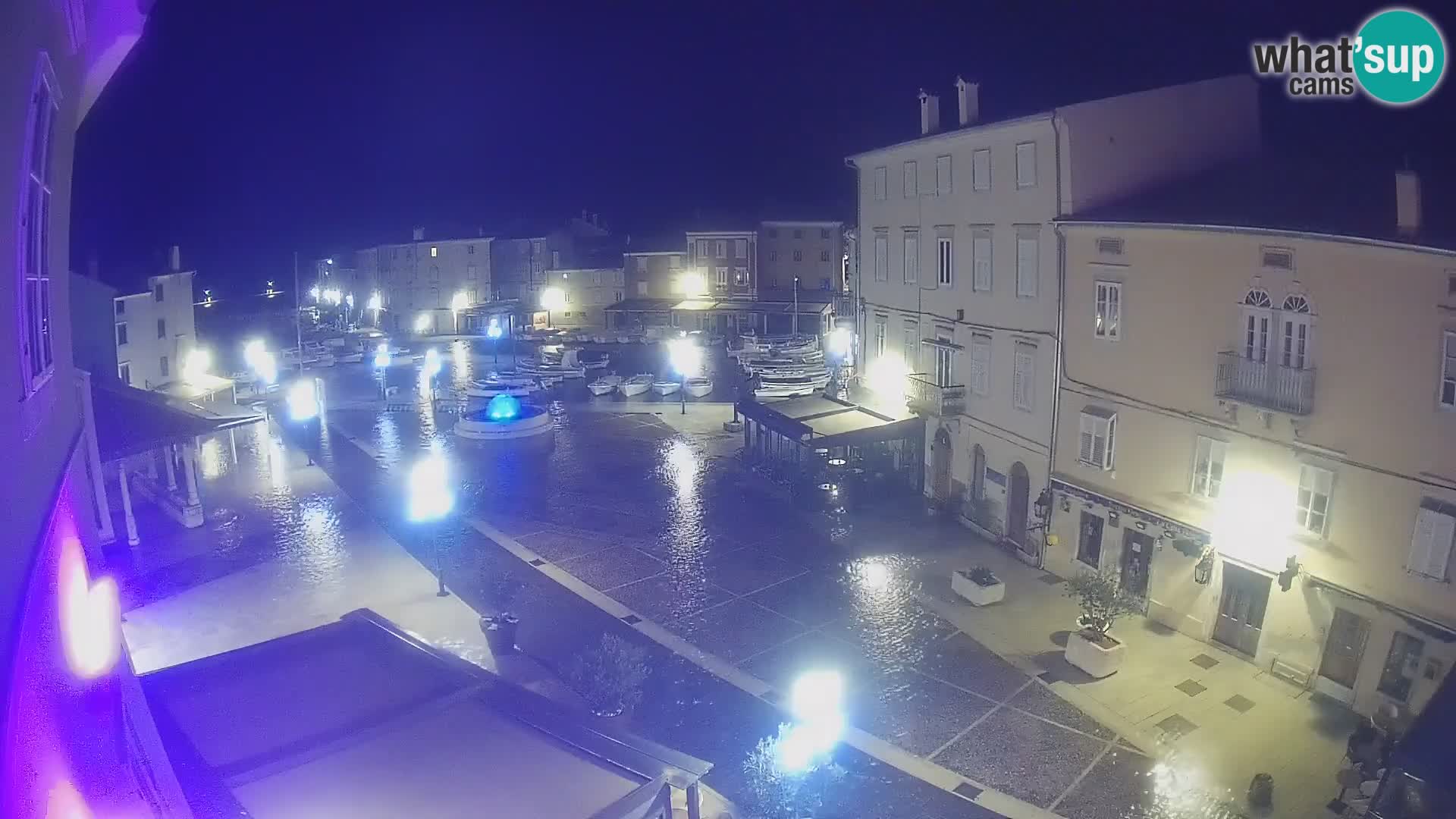 LIVE cam Cres città – piazza principale e “mandrač” – isola di Cherso – Croazia