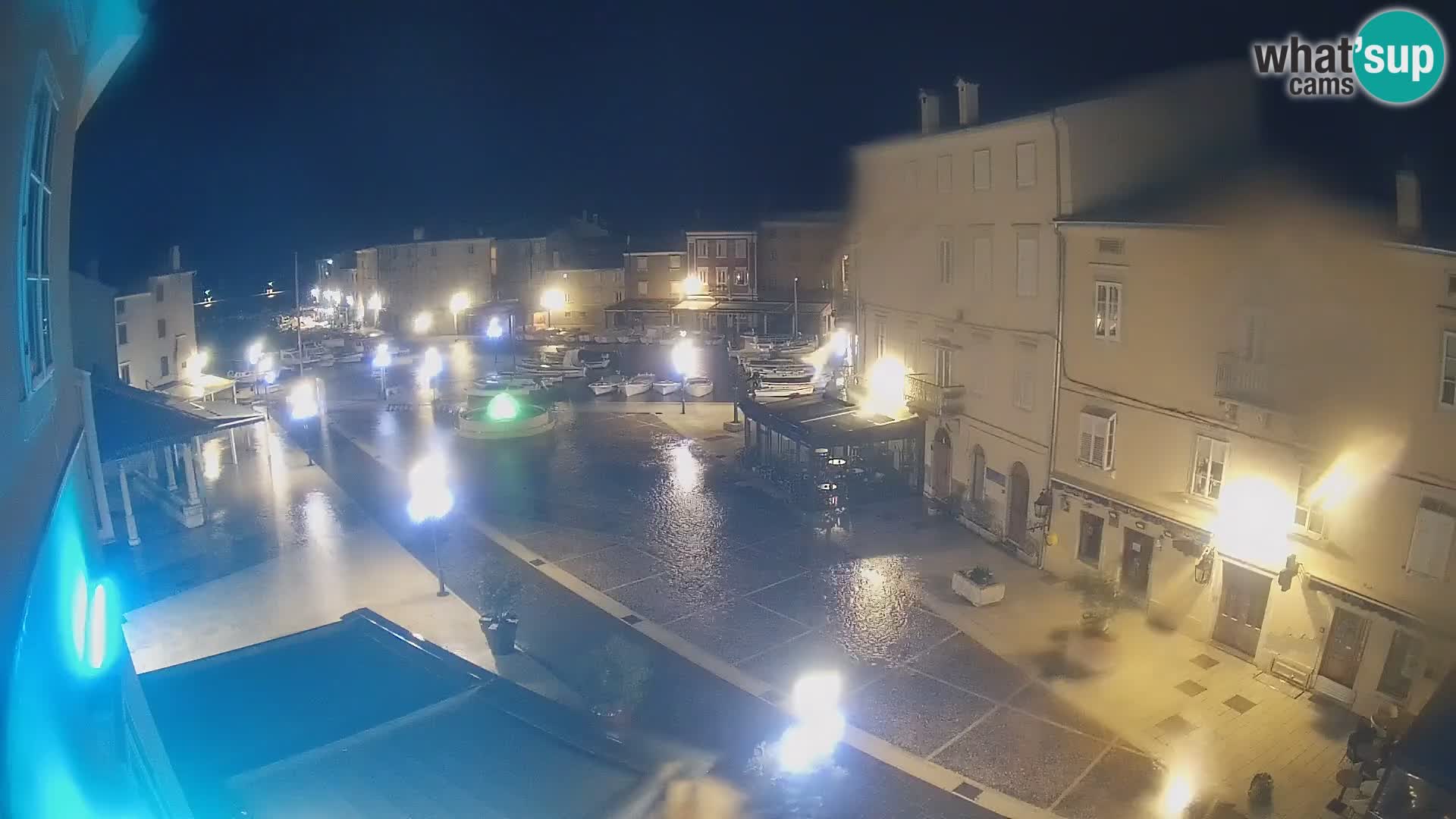 LIVE cam Cres città – piazza principale e “mandrač” – isola di Cherso – Croazia