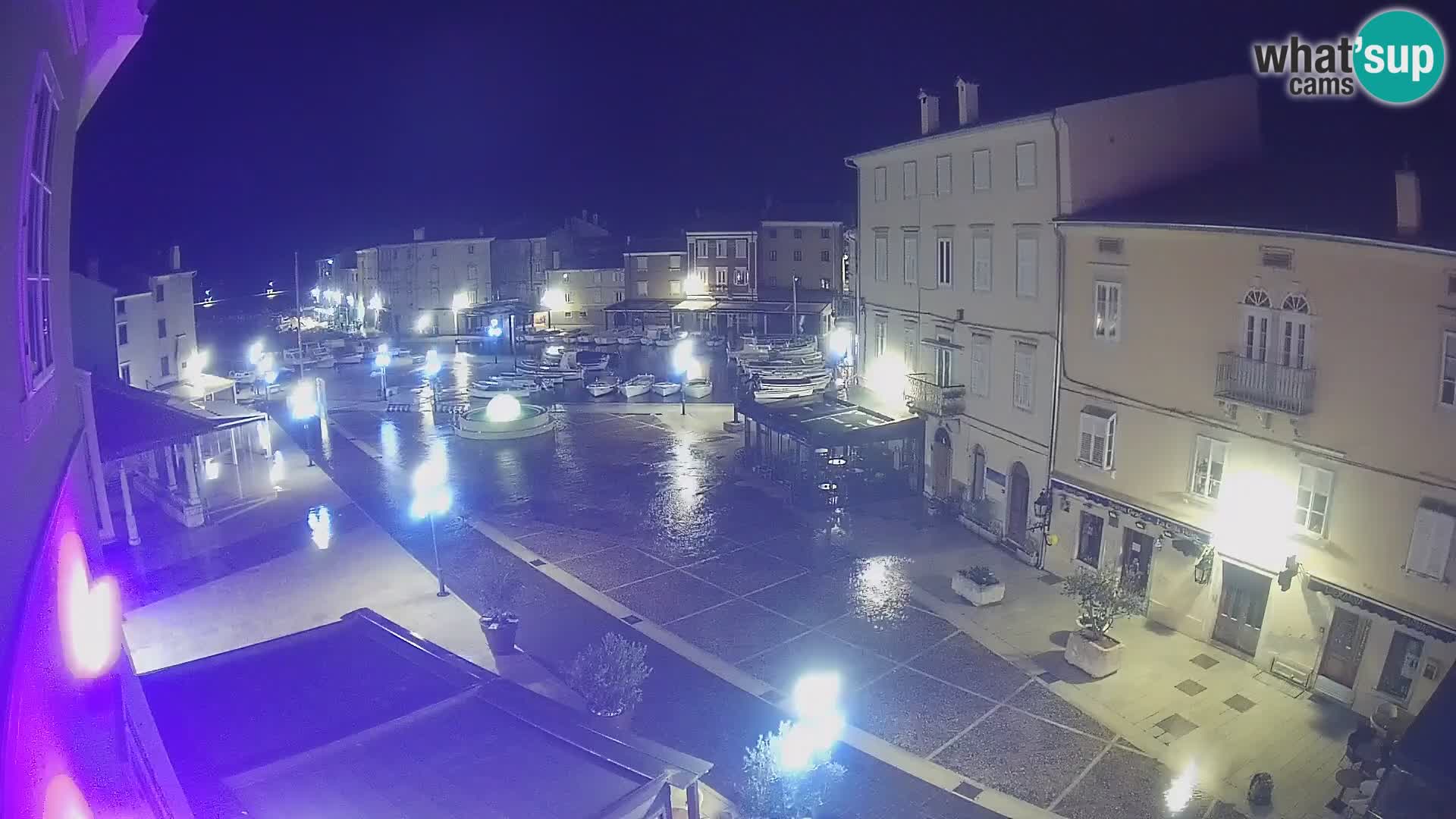 LIVE cam Cres città – piazza principale e “mandrač” – isola di Cherso – Croazia