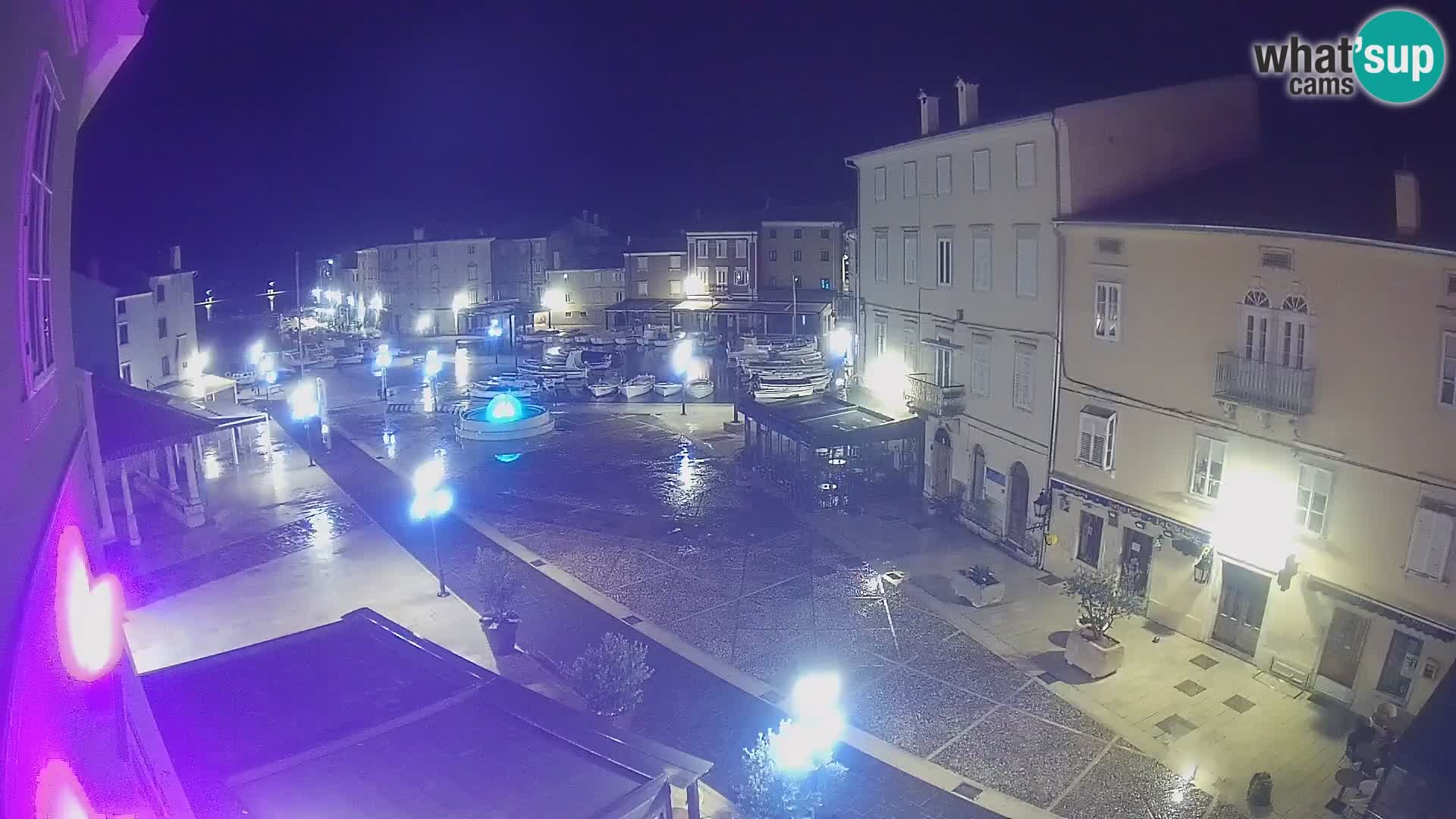 LIVE cam Cres Stadt – Hauptplatz und “mandrač” – Cres Insel – Kroatien