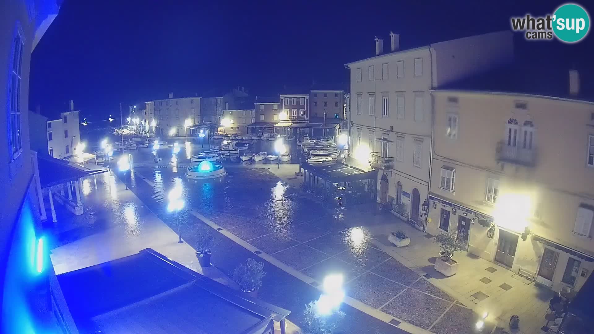 LIVE cam Cres città – piazza principale e “mandrač” – isola di Cherso – Croazia