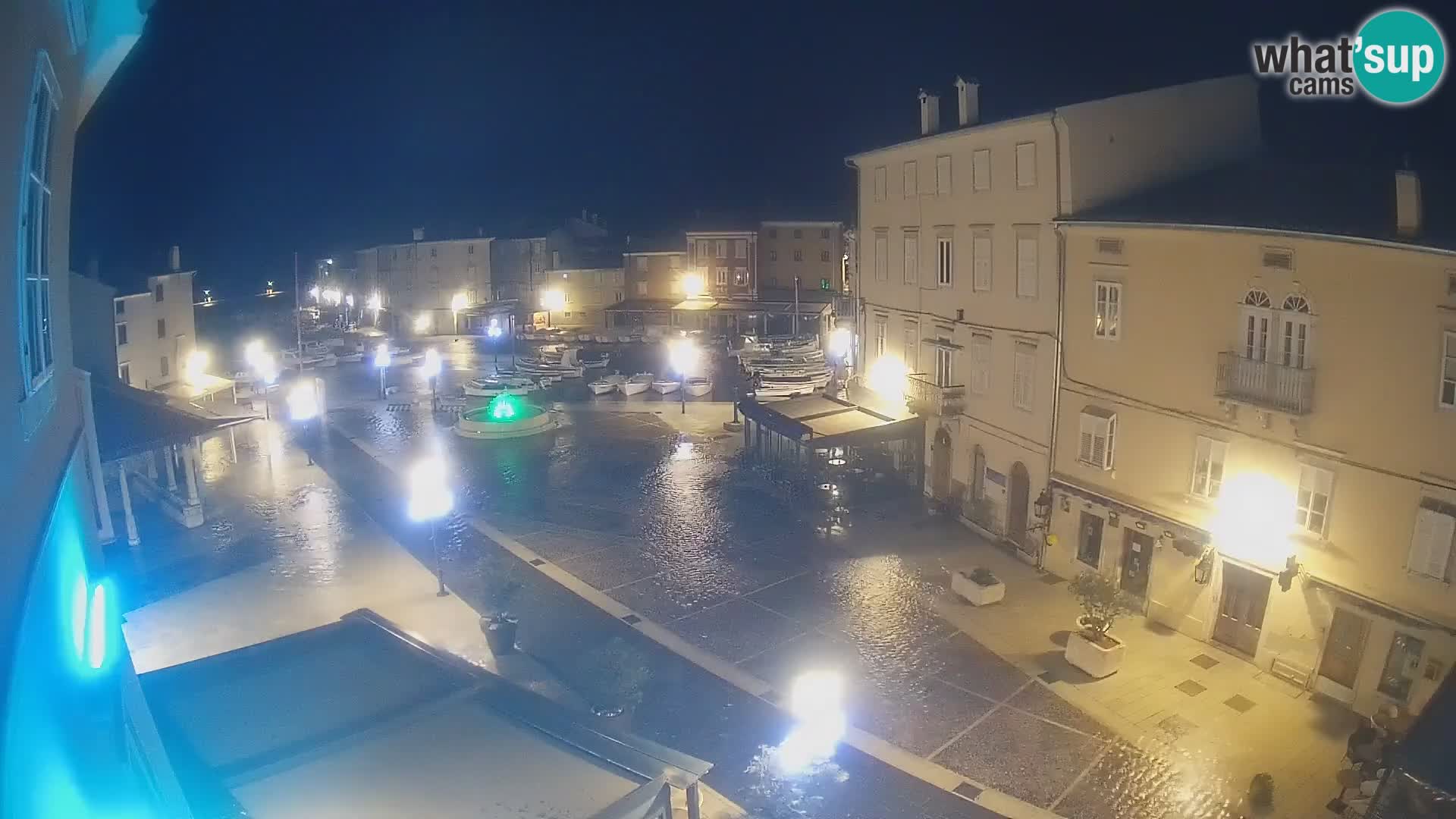 LIVE cam Cres città – piazza principale e “mandrač” – isola di Cherso – Croazia