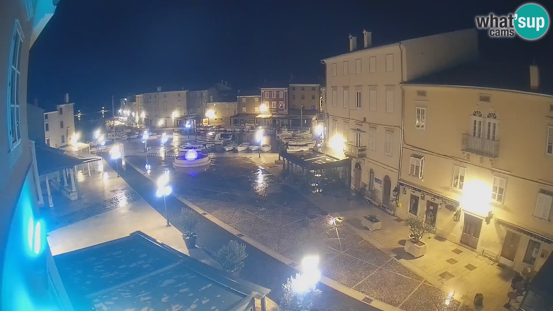 LIVE cam Cres città – piazza principale e “mandrač” – isola di Cherso – Croazia