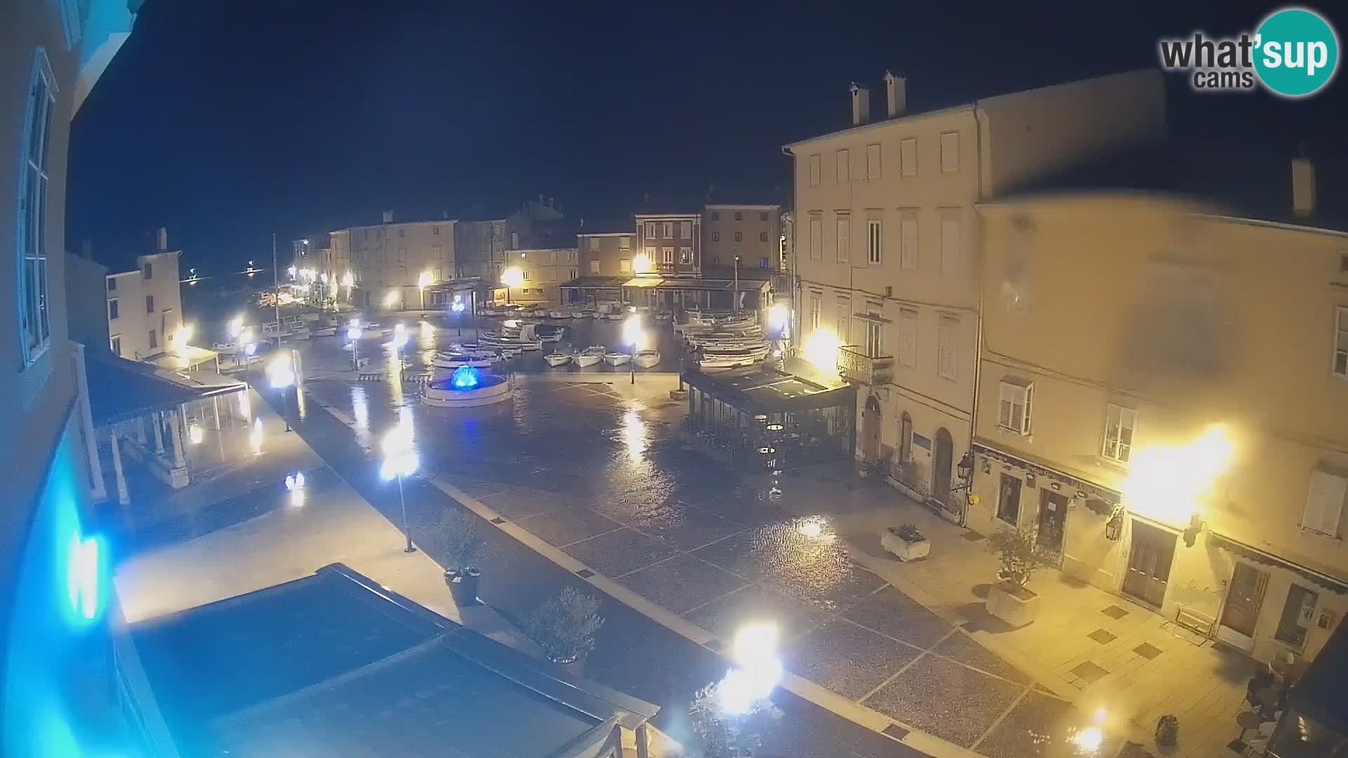 LIVE cam Cres città – piazza principale e “mandrač” – isola di Cherso – Croazia