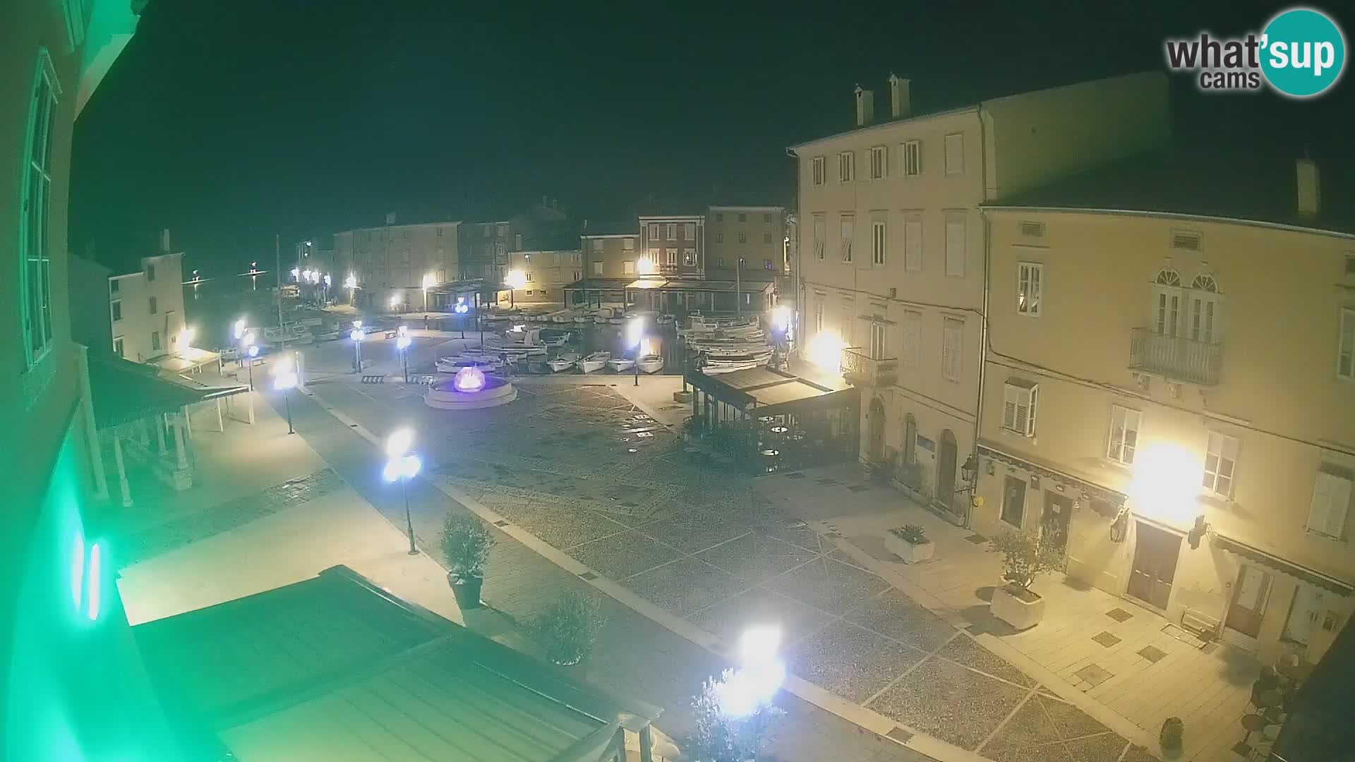 LIVE cam Cres Stadt – Hauptplatz und “mandrač” – Cres Insel – Kroatien