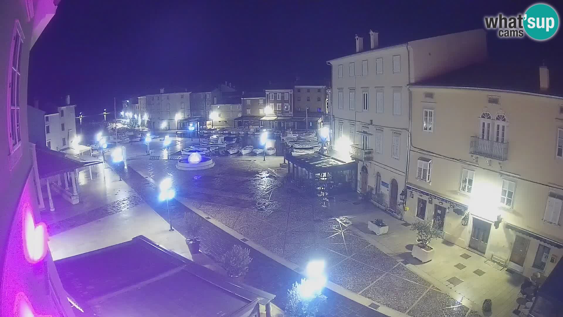 LIVE cam Cres Stadt – Hauptplatz und “mandrač” – Cres Insel – Kroatien