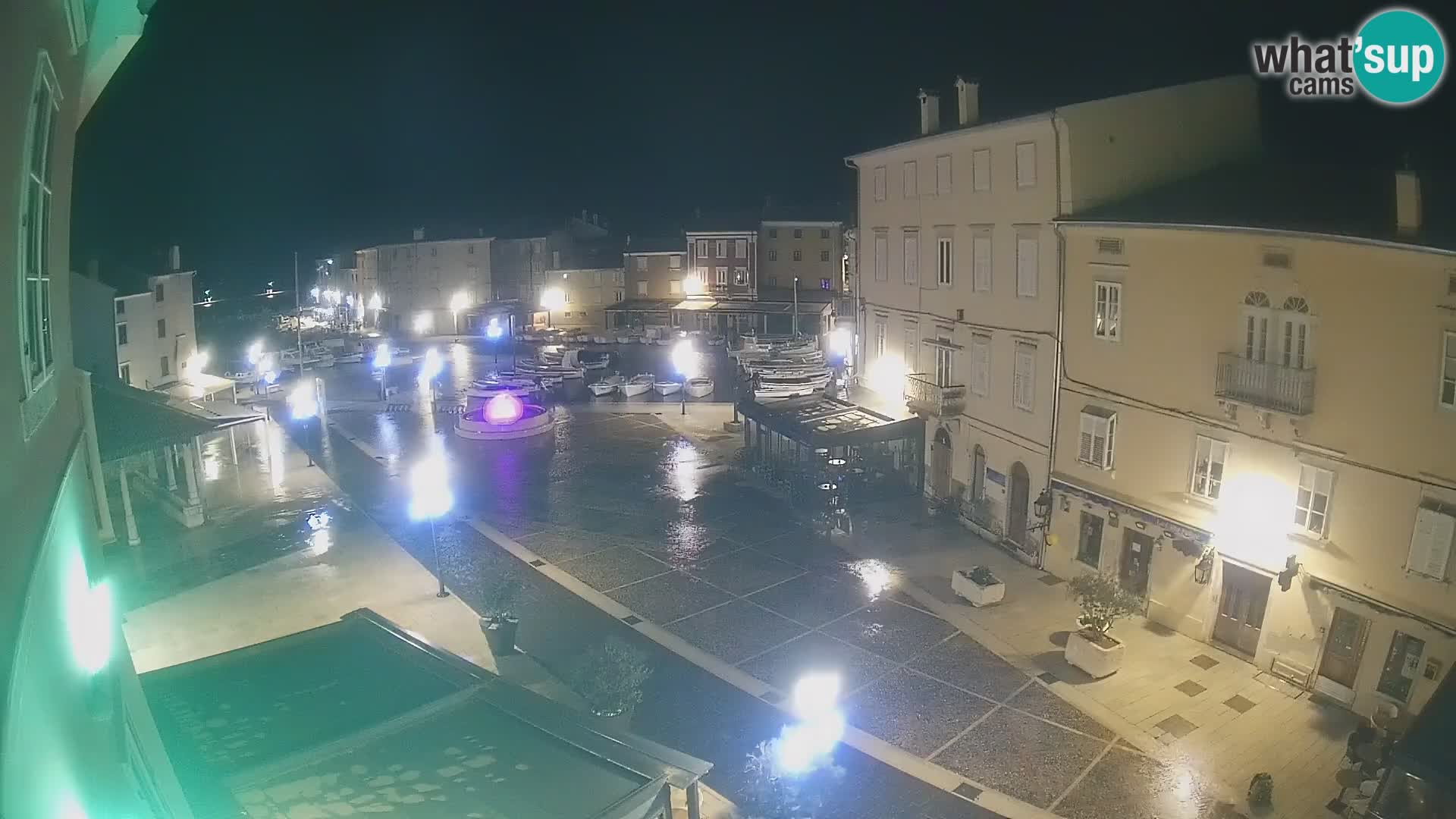 LIVE cam Cres Stadt – Hauptplatz und “mandrač” – Cres Insel – Kroatien