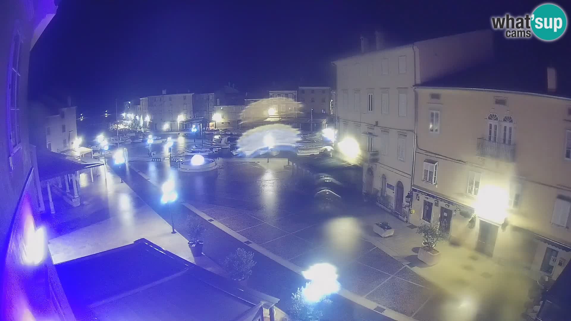 LIVE cam Cres Stadt – Hauptplatz und “mandrač” – Cres Insel – Kroatien