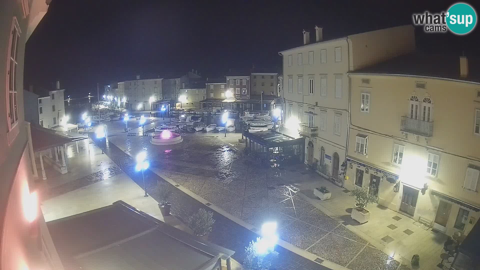 LIVE cam Cres città – piazza principale e “mandrač” – isola di Cherso – Croazia