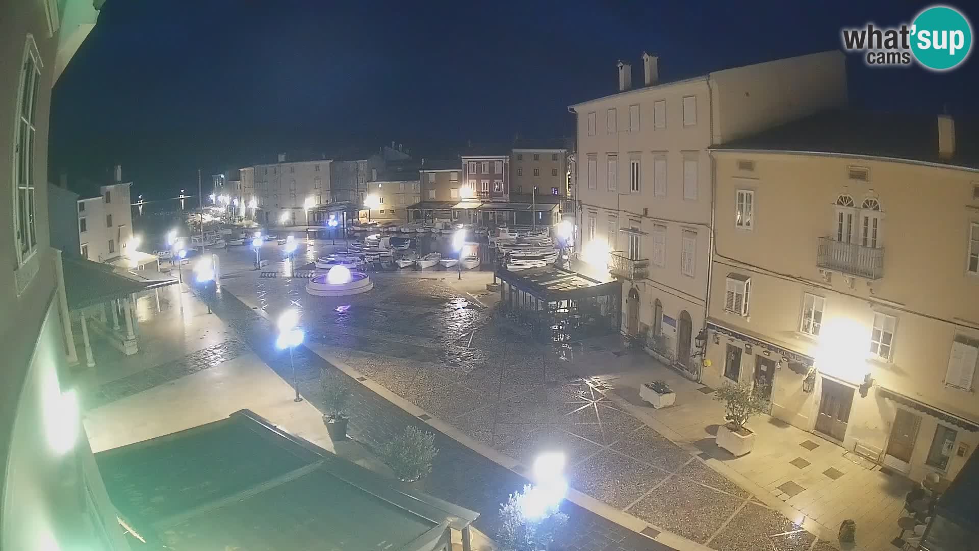 LIVE cam Cres città – piazza principale e “mandrač” – isola di Cherso – Croazia