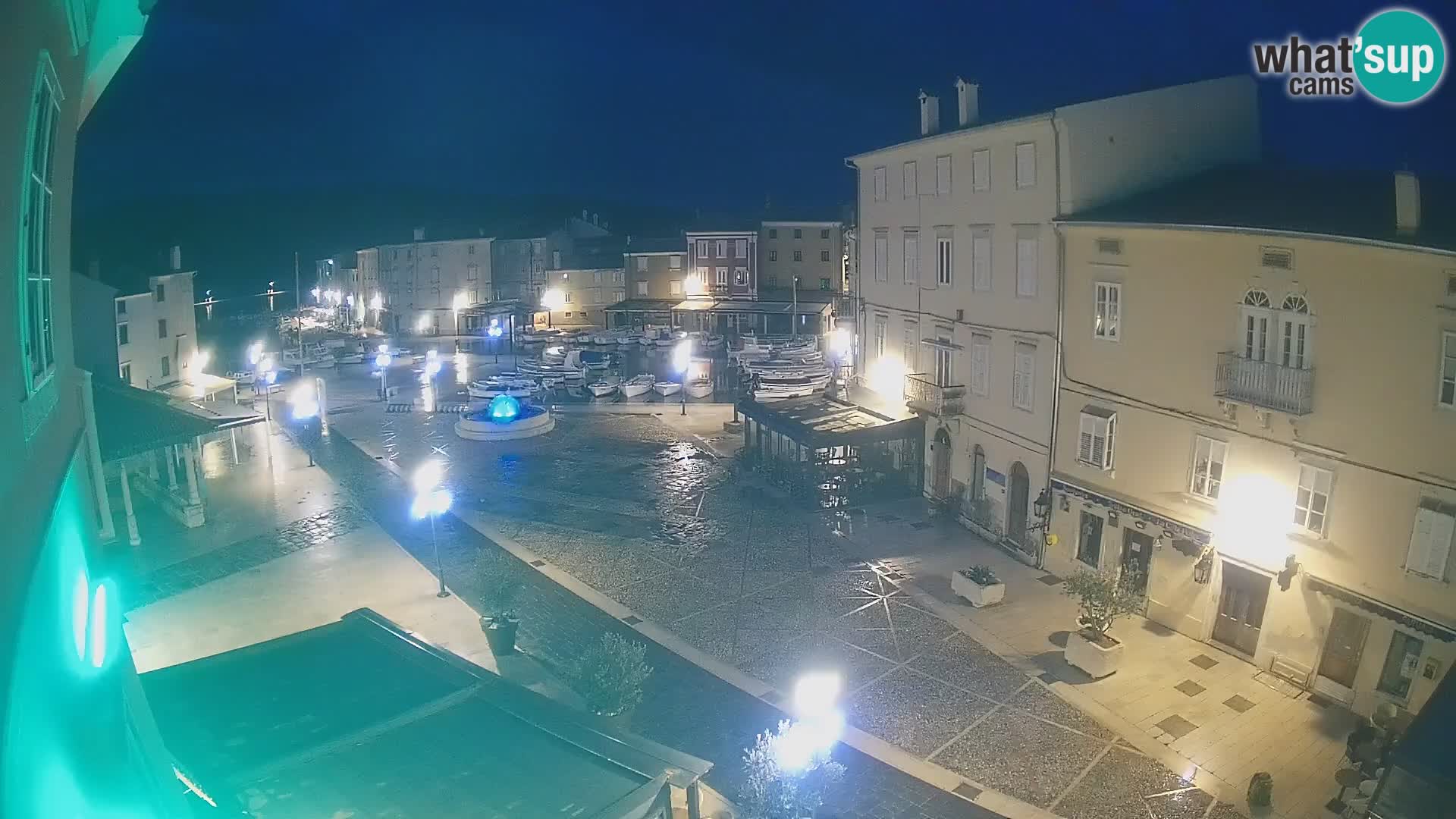 LIVE cam Cres Stadt – Hauptplatz und “mandrač” – Cres Insel – Kroatien