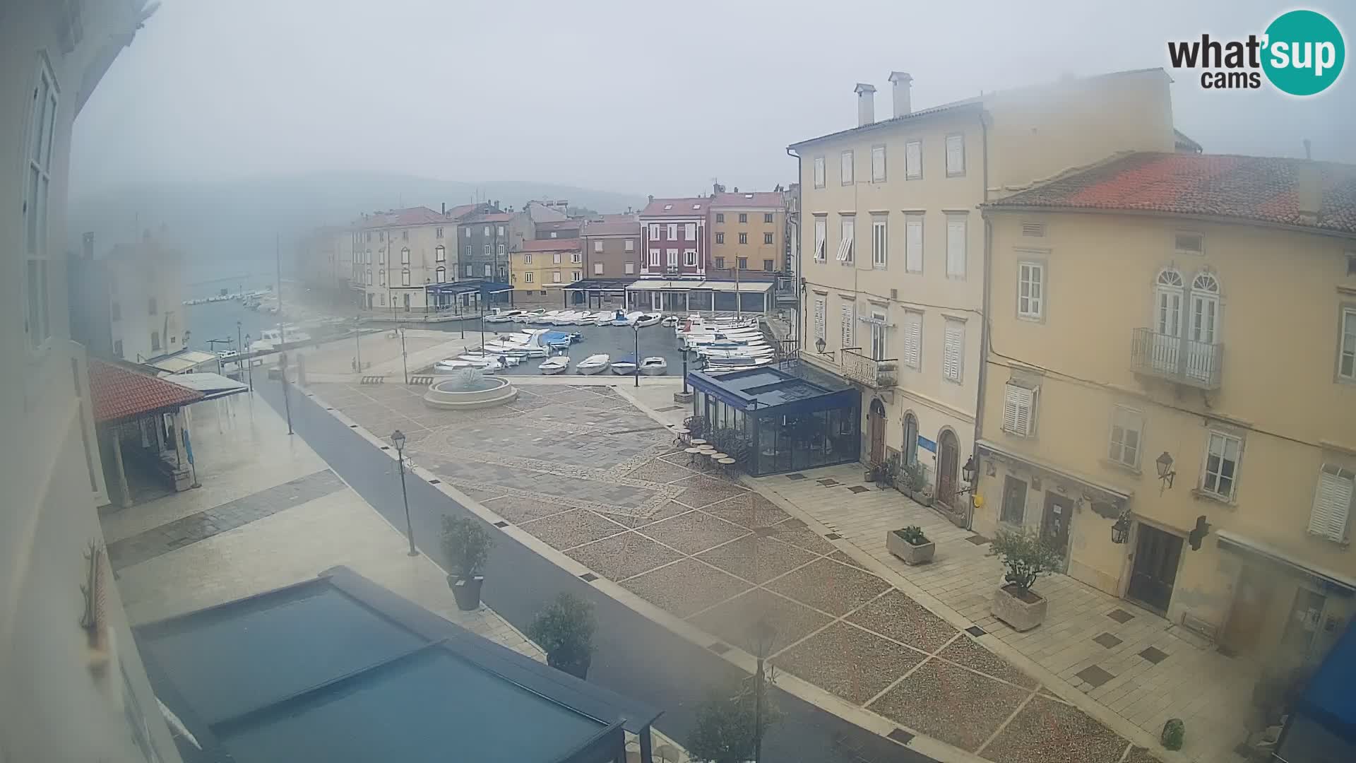 LIVE cam Cres città – piazza principale e “mandrač” – isola di Cherso – Croazia