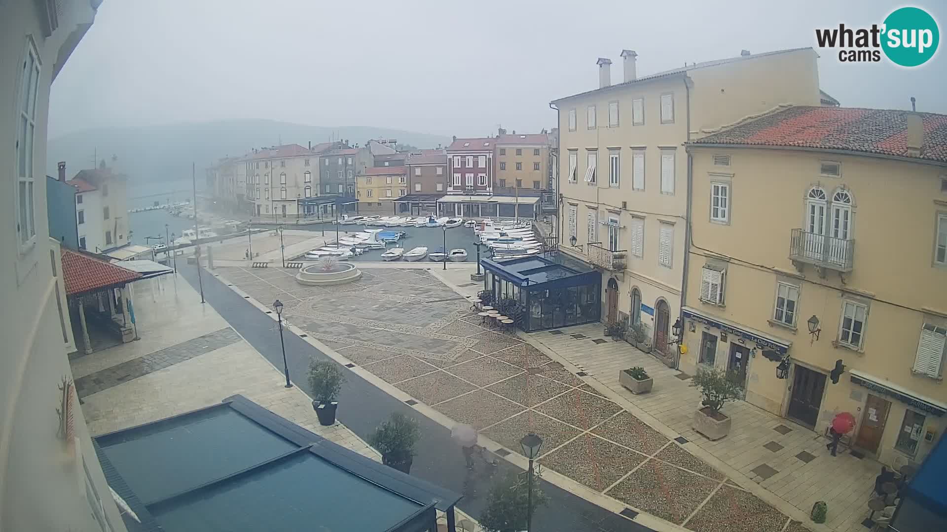 LIVE cam Cres città – piazza principale e “mandrač” – isola di Cherso – Croazia