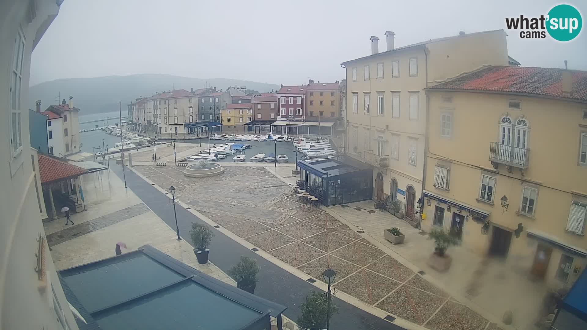 LIVE cam Cres città – piazza principale e “mandrač” – isola di Cherso – Croazia