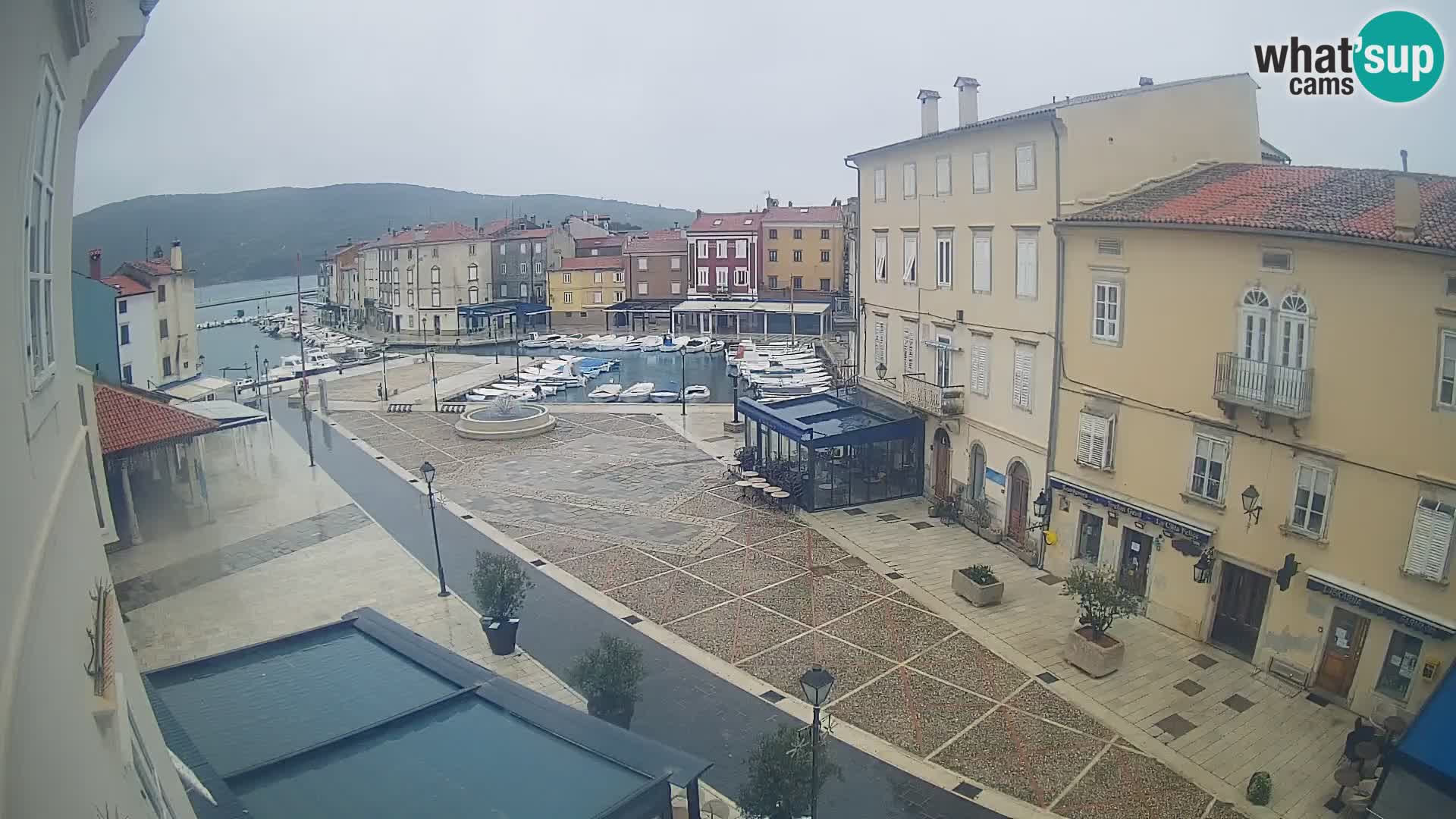 LIVE cam Cres Stadt – Hauptplatz und “mandrač” – Cres Insel – Kroatien