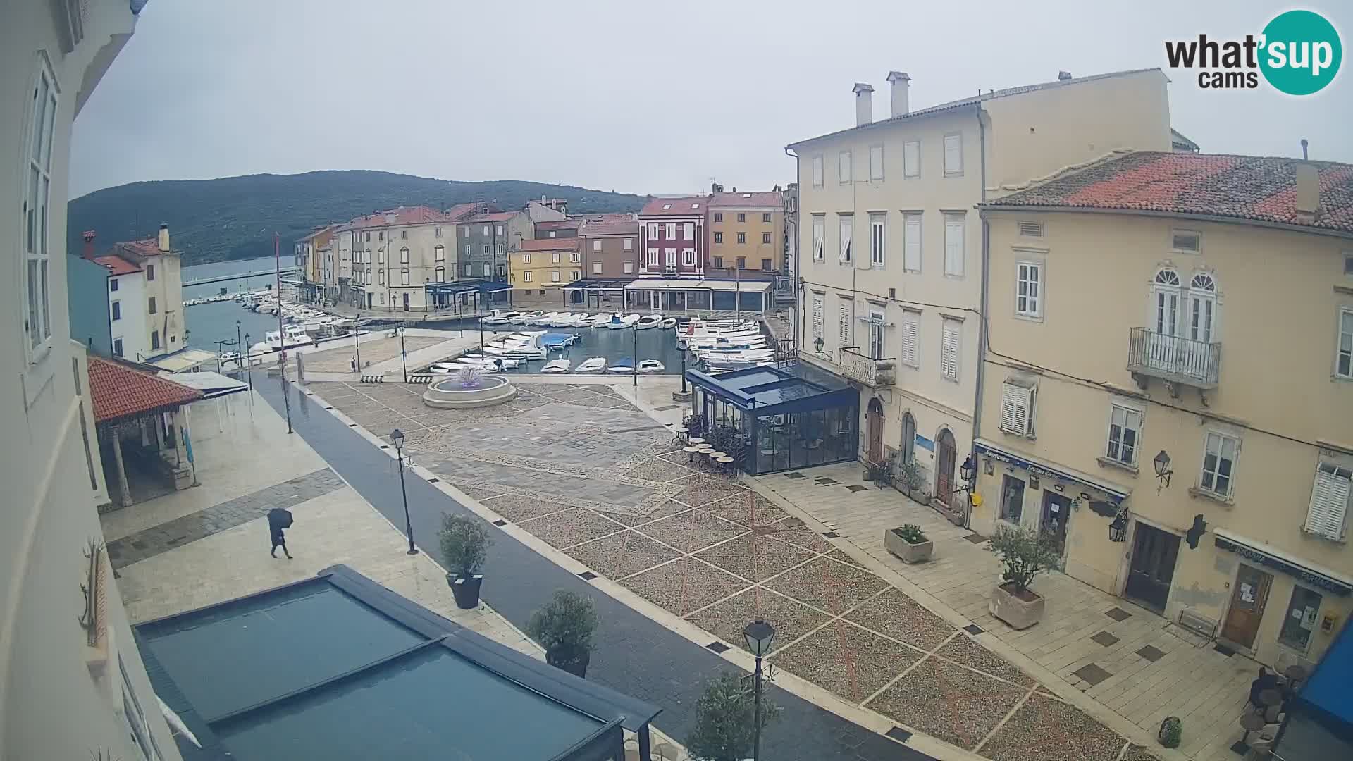 LIVE cam Cres Stadt – Hauptplatz und “mandrač” – Cres Insel – Kroatien