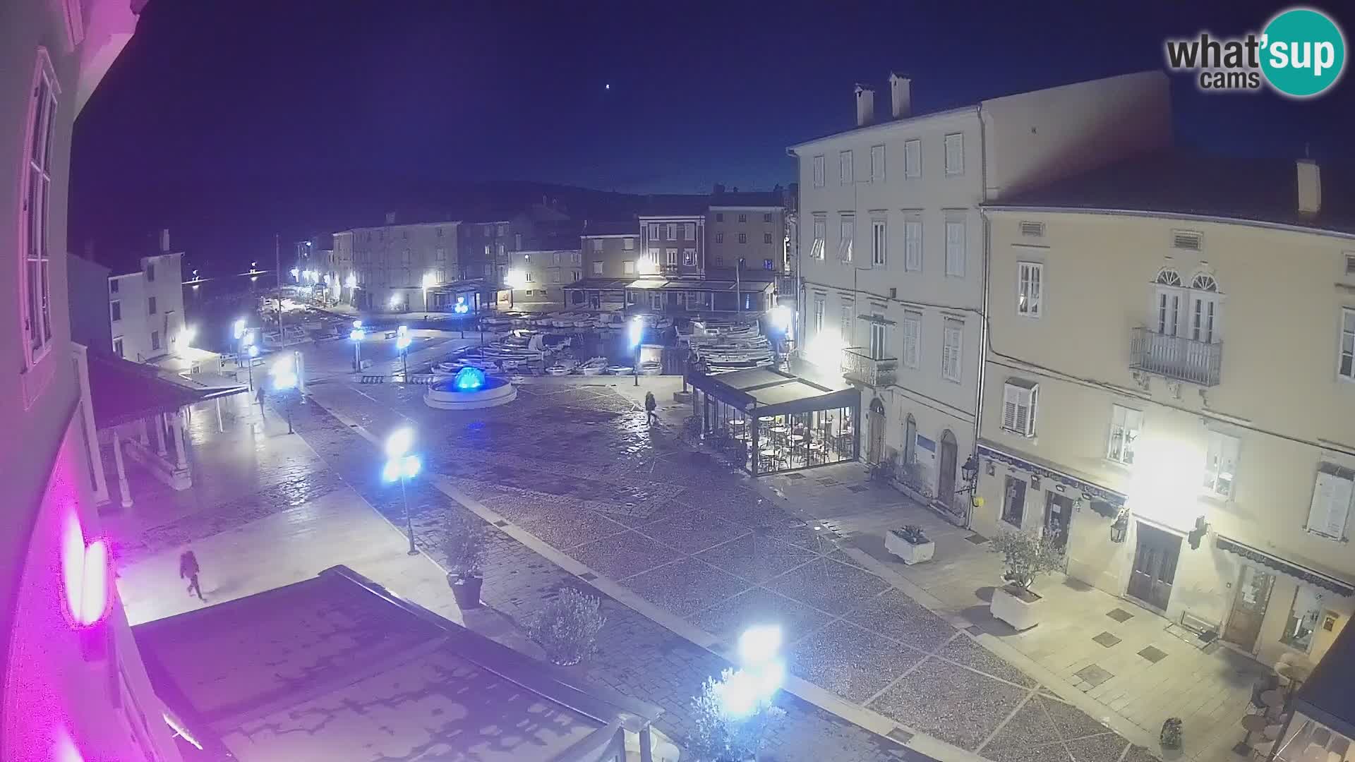 LIVE cam Cres città – piazza principale e “mandrač” – isola di Cherso – Croazia