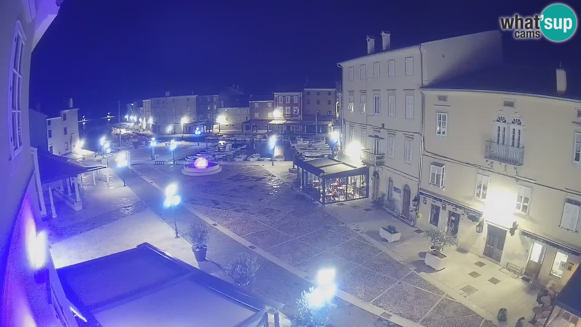 LIVE cam Cres città – piazza principale e “mandrač” – isola di Cherso – Croazia