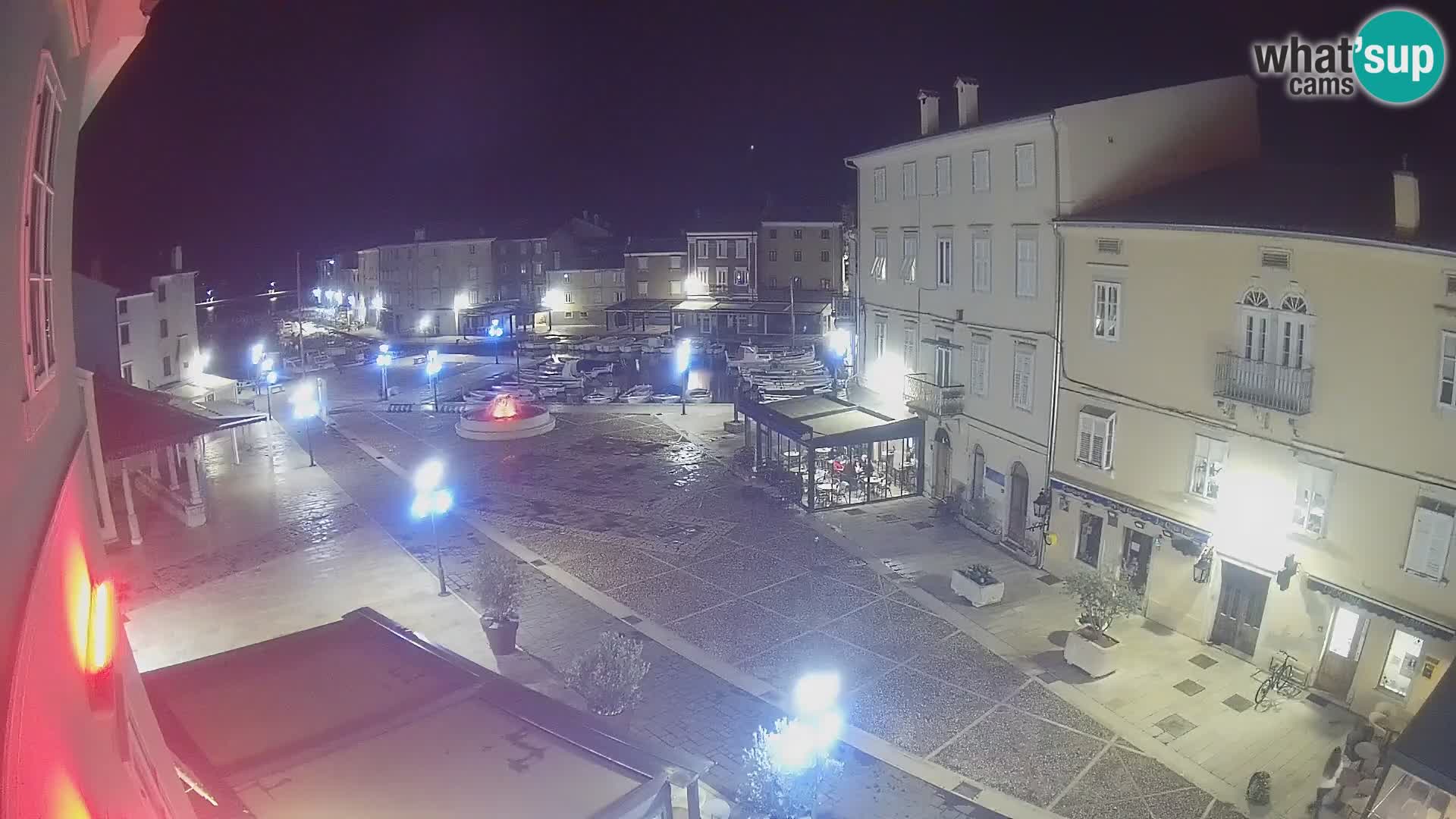 LIVE cam Cres città – piazza principale e “mandrač” – isola di Cherso – Croazia