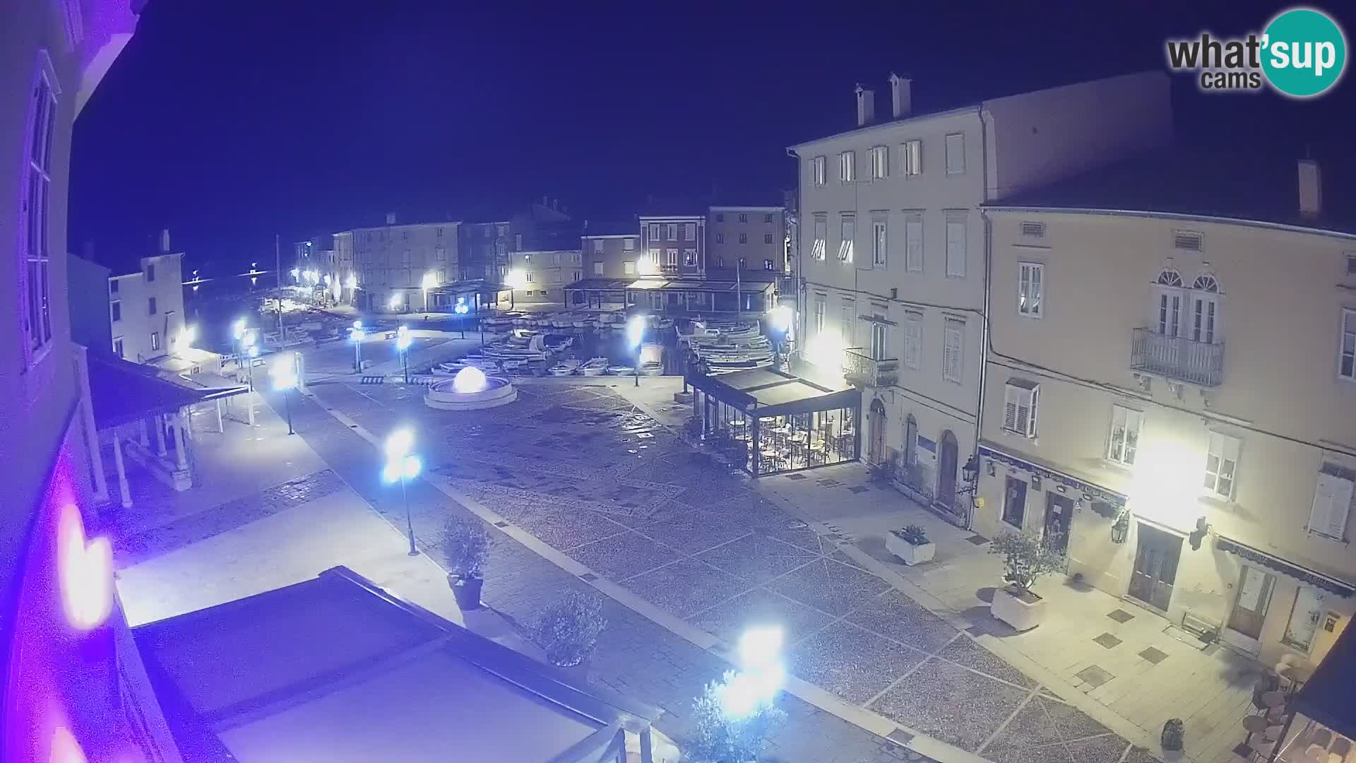 LIVE cam Cres Stadt – Hauptplatz und “mandrač” – Cres Insel – Kroatien