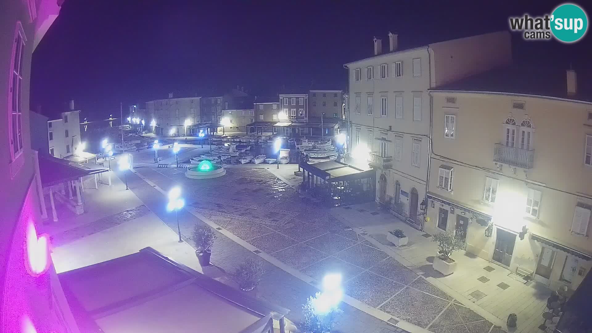 LIVE cam Cres città – piazza principale e “mandrač” – isola di Cherso – Croazia