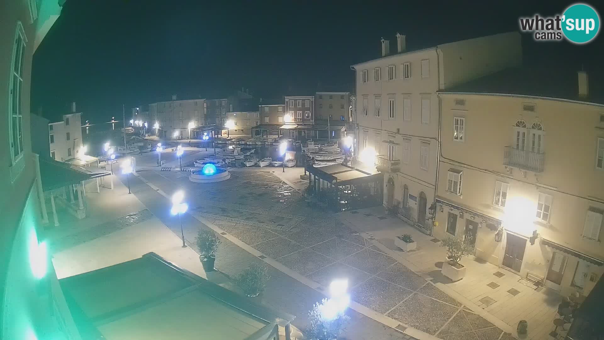 LIVE cam Cres città – piazza principale e “mandrač” – isola di Cherso – Croazia