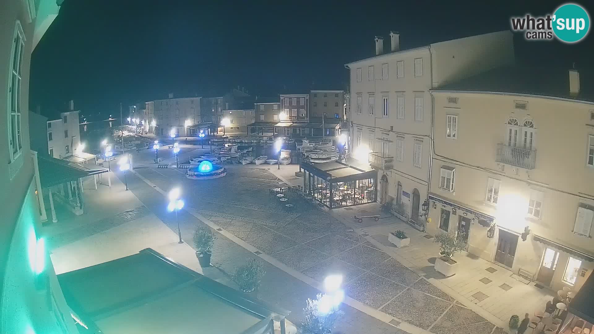 LIVE cam Cres città – piazza principale e “mandrač” – isola di Cherso – Croazia