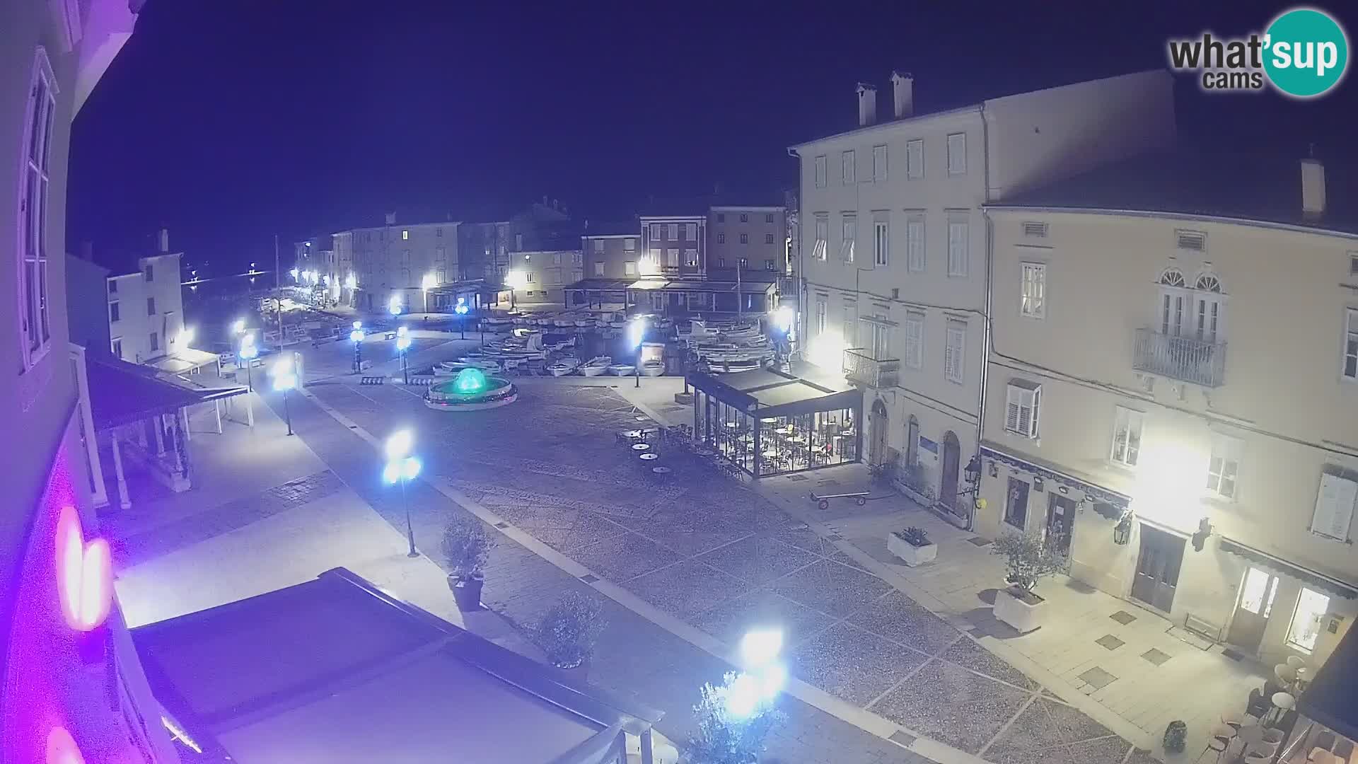 LIVE cam Cres città – piazza principale e “mandrač” – isola di Cherso – Croazia