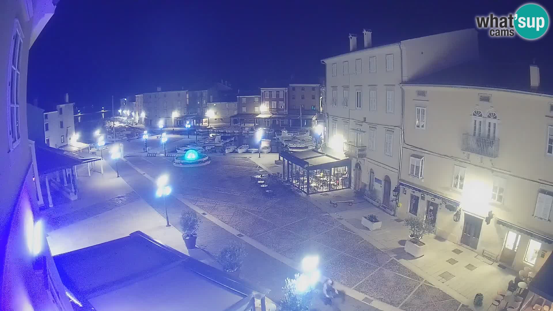 LIVE cam Cres città – piazza principale e “mandrač” – isola di Cherso – Croazia