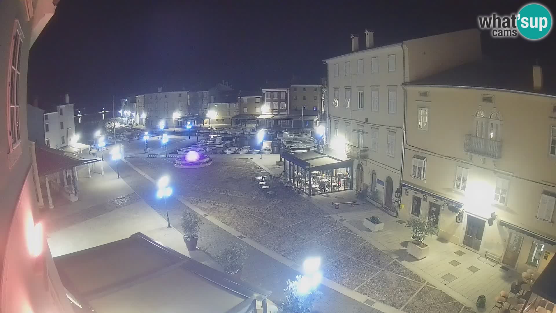 LIVE cam Cres città – piazza principale e “mandrač” – isola di Cherso – Croazia