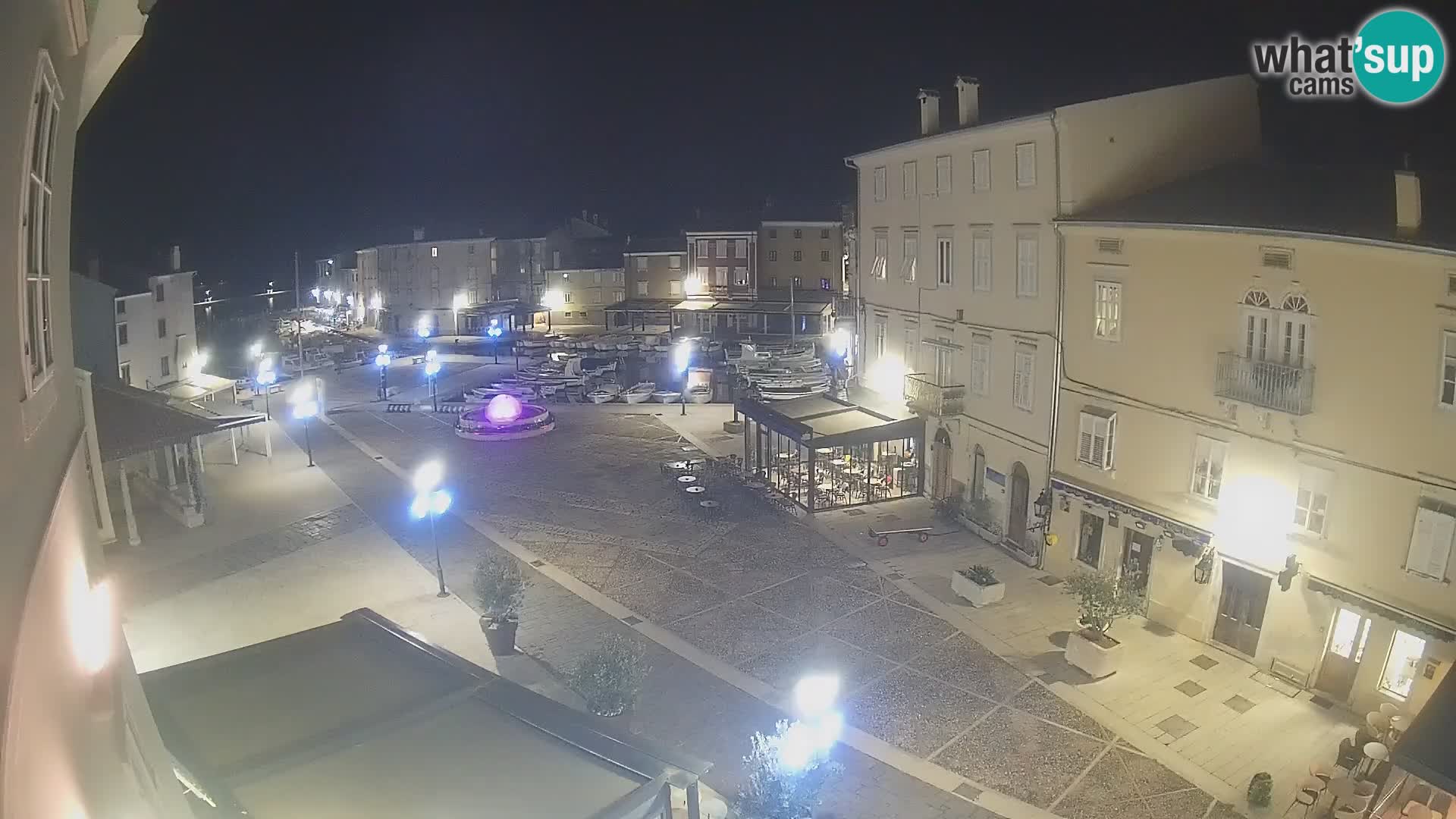 LIVE cam Cres città – piazza principale e “mandrač” – isola di Cherso – Croazia