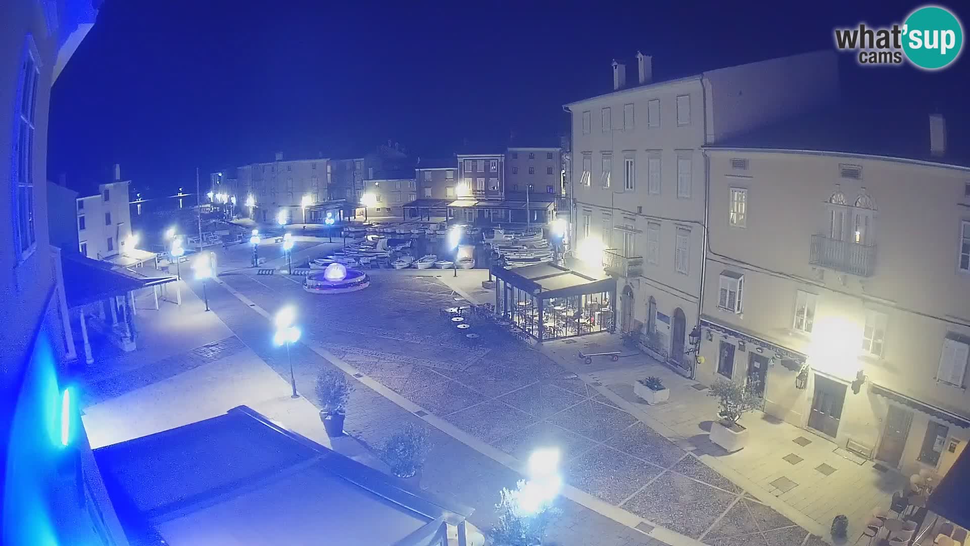 LIVE cam Cres Stadt – Hauptplatz und “mandrač” – Cres Insel – Kroatien