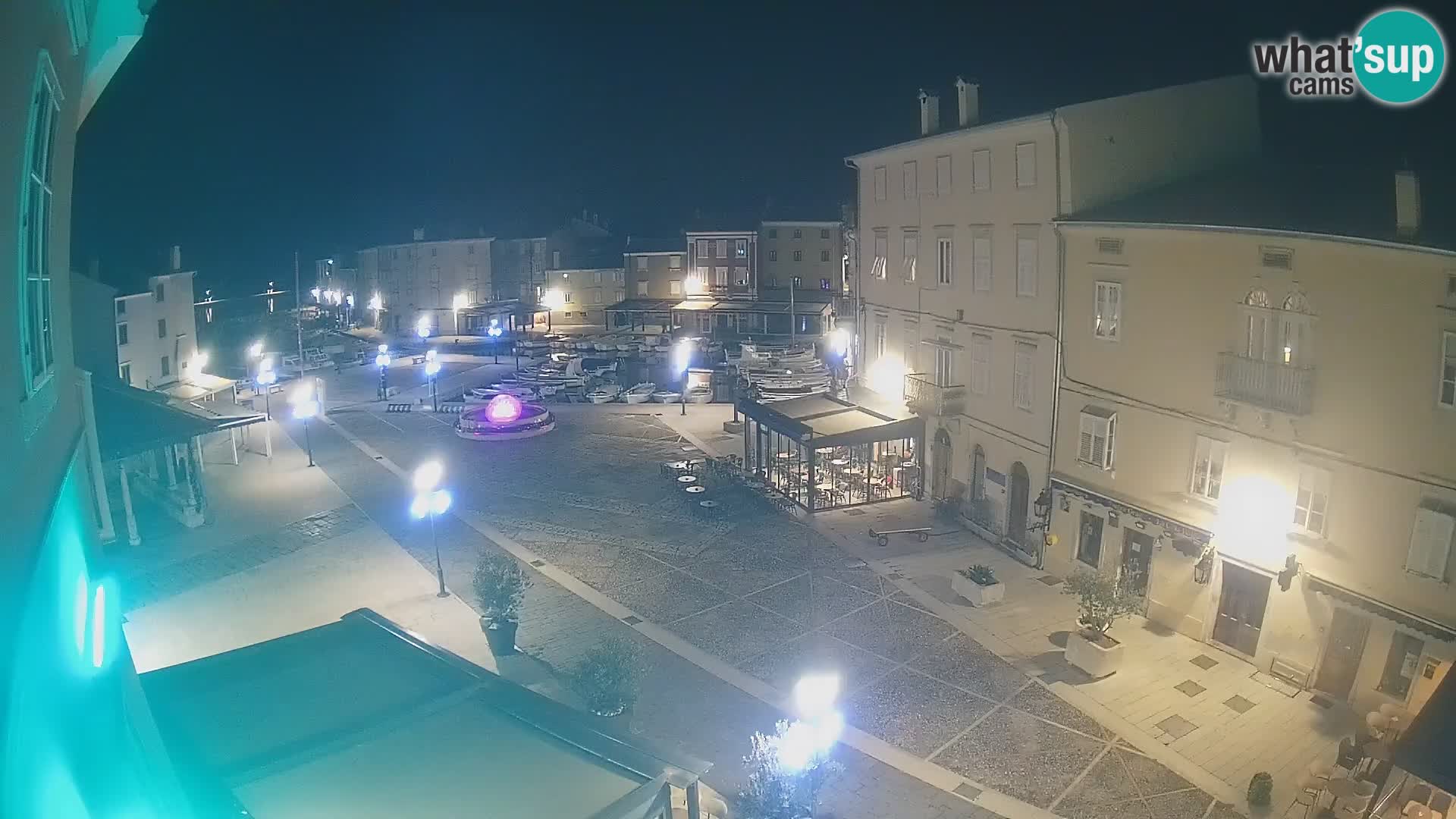 LIVE cam Cres città – piazza principale e “mandrač” – isola di Cherso – Croazia