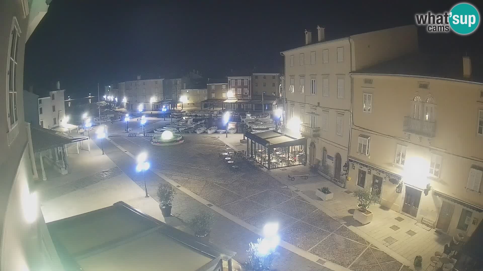 LIVE cam Cres Stadt – Hauptplatz und “mandrač” – Cres Insel – Kroatien