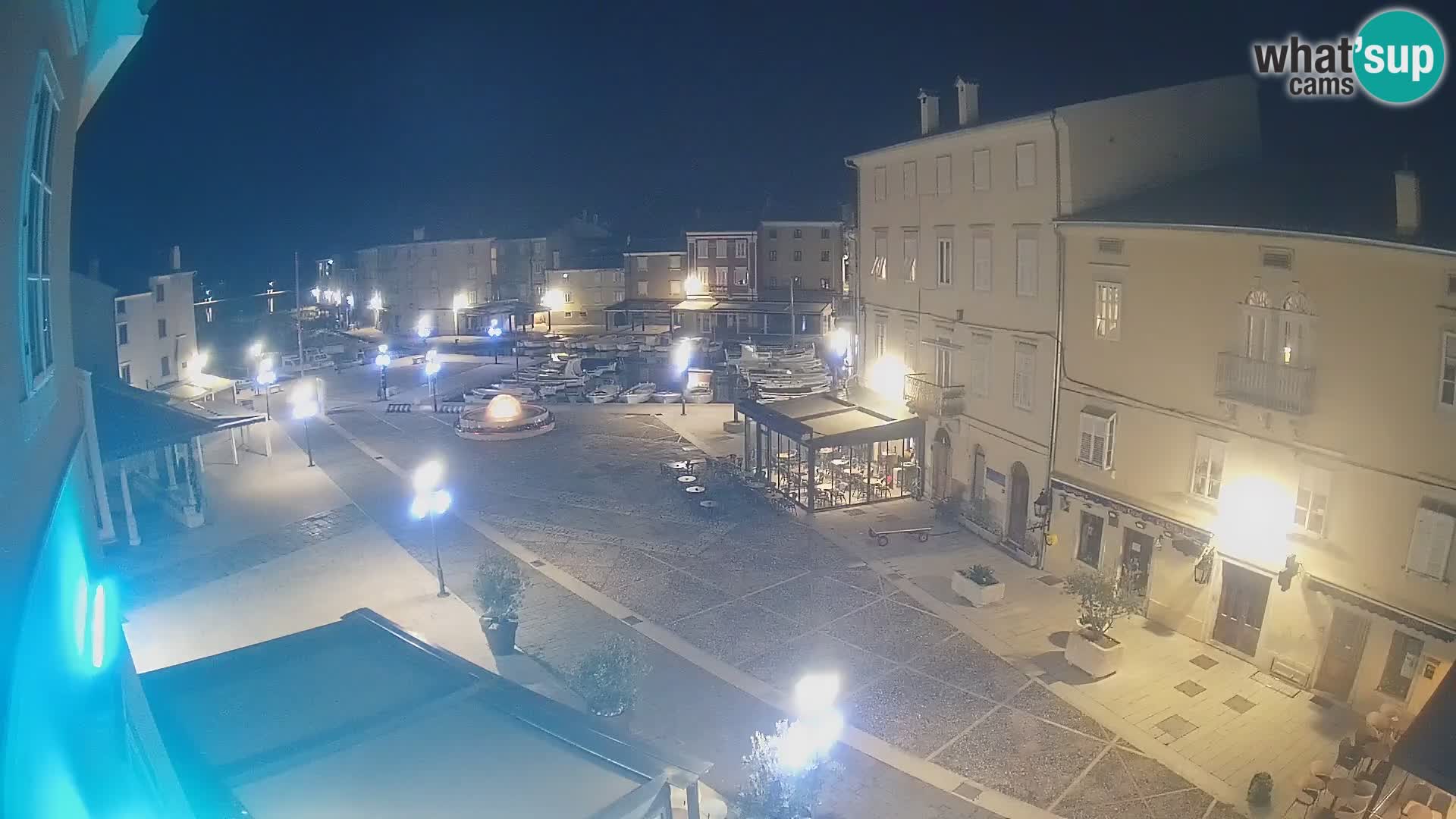 LIVE cam Cres città – piazza principale e “mandrač” – isola di Cherso – Croazia