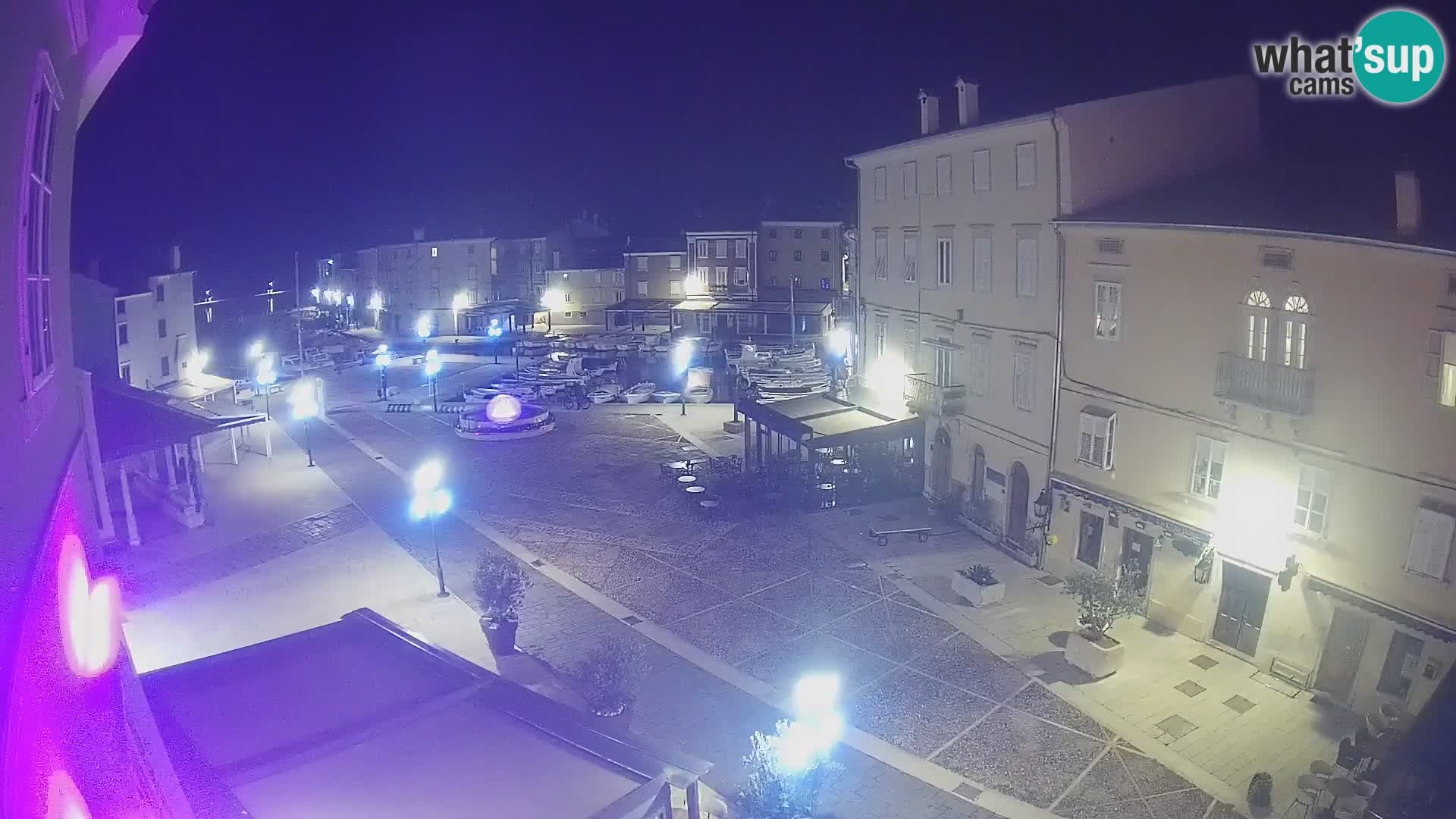 LIVE cam Cres città – piazza principale e “mandrač” – isola di Cherso – Croazia