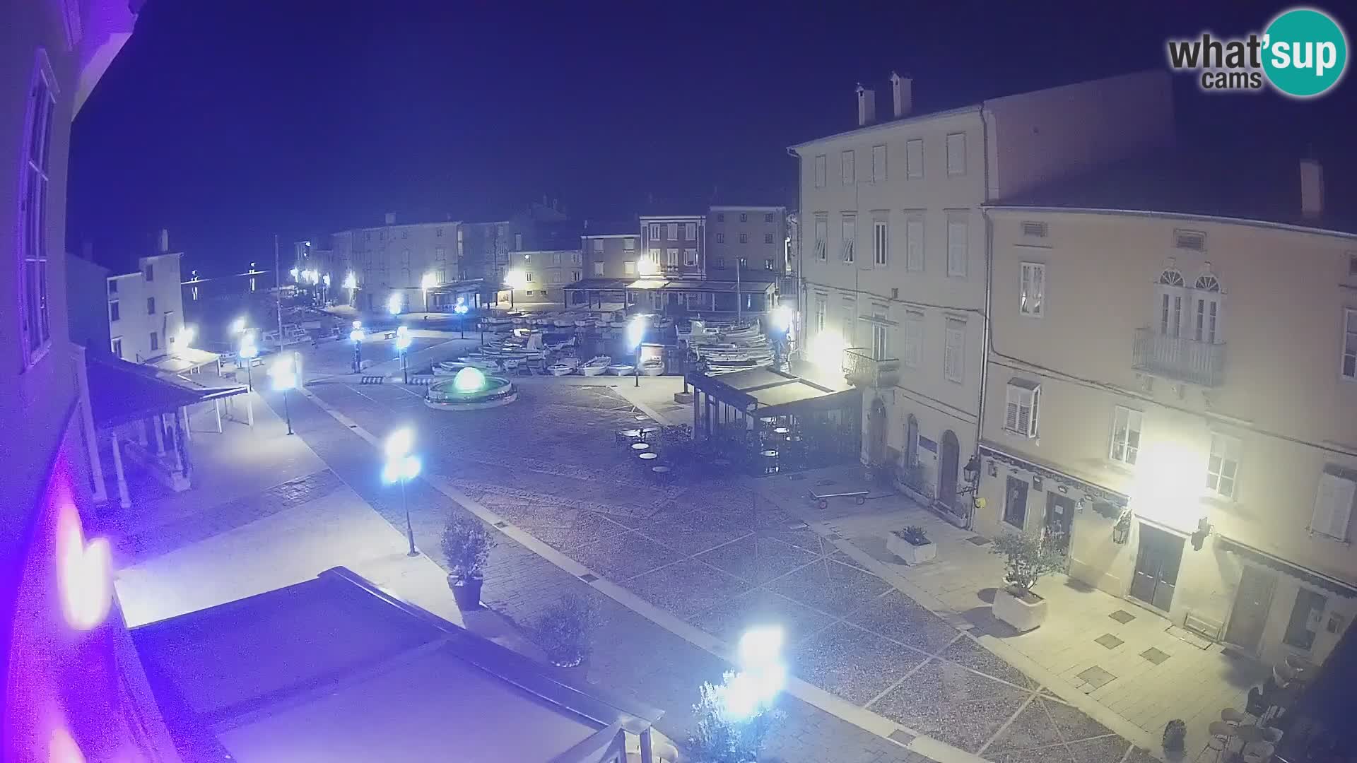 LIVE cam Cres Stadt – Hauptplatz und “mandrač” – Cres Insel – Kroatien