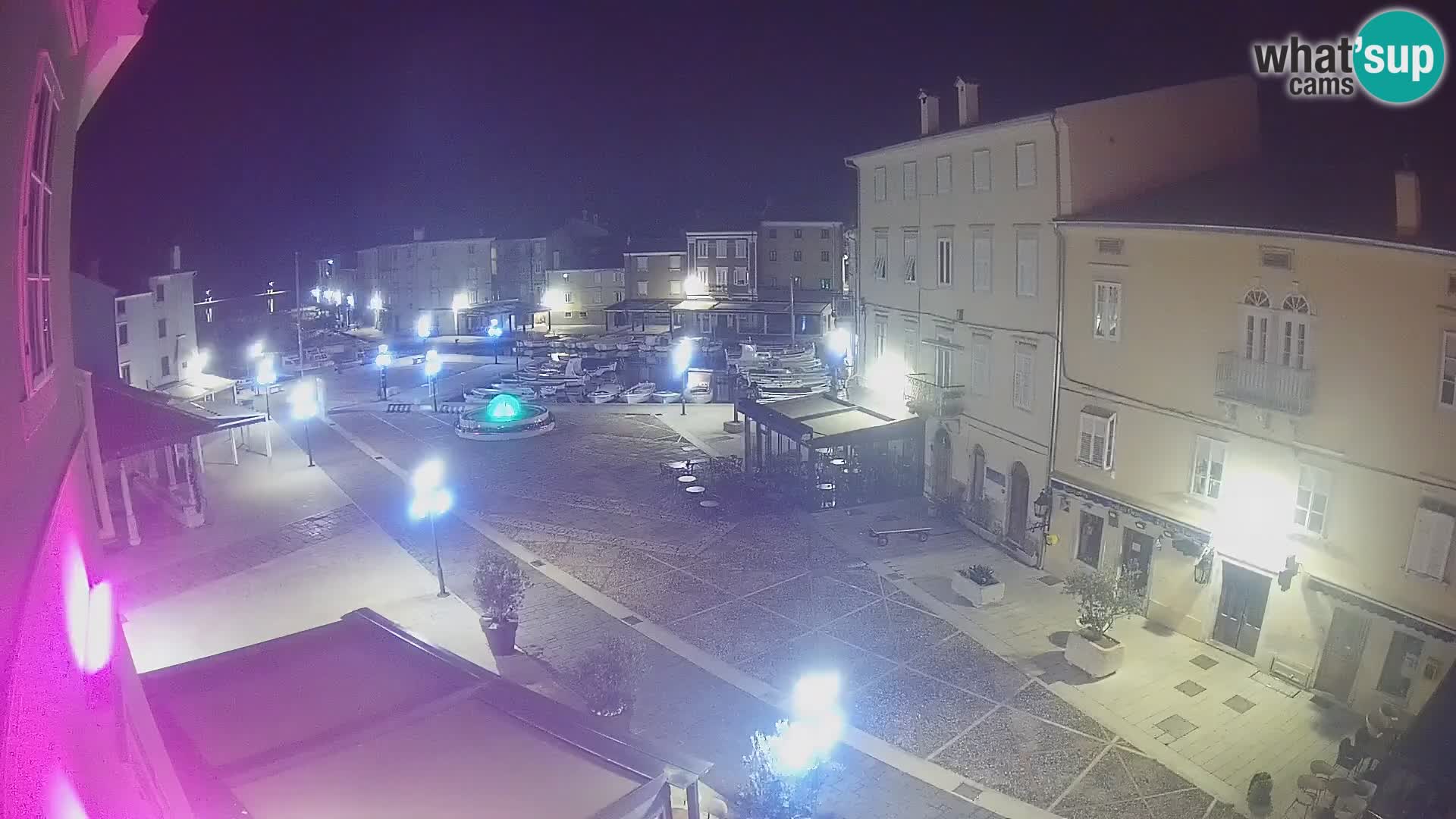 LIVE cam Cres città – piazza principale e “mandrač” – isola di Cherso – Croazia