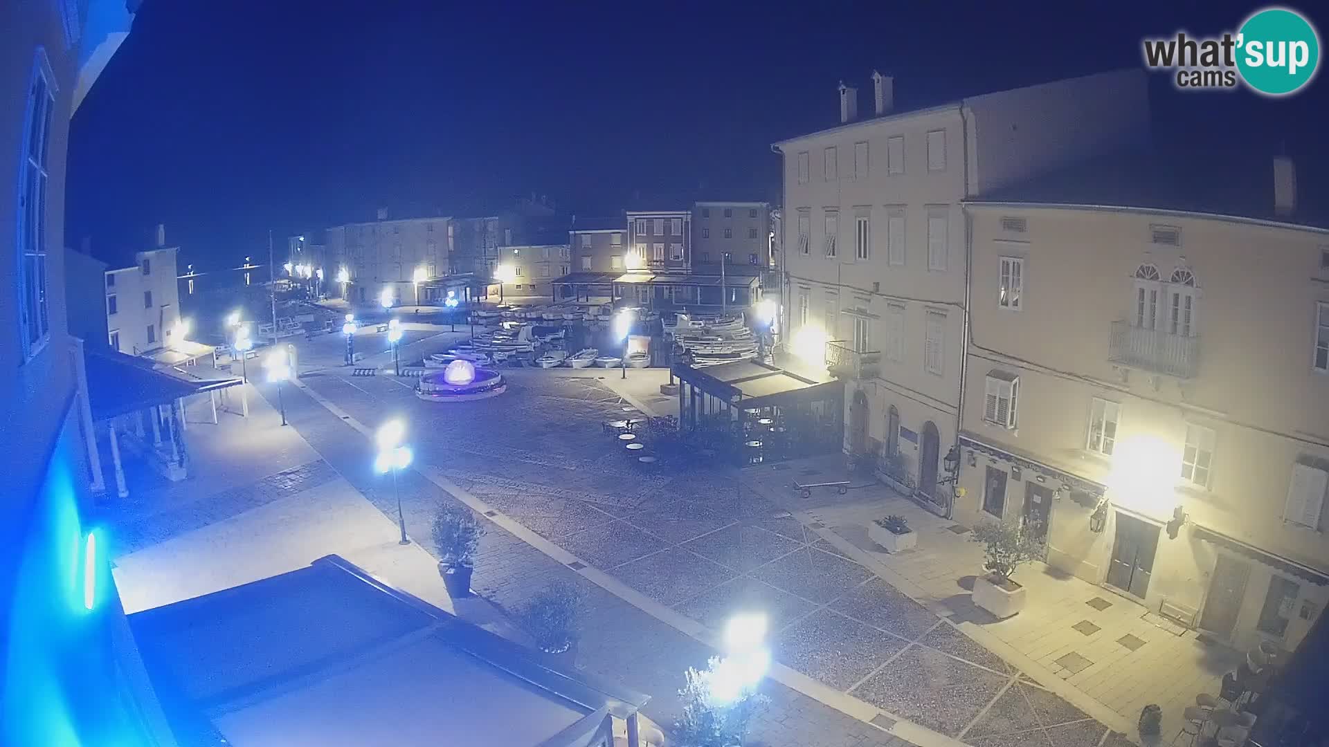 LIVE cam Cres città – piazza principale e “mandrač” – isola di Cherso – Croazia