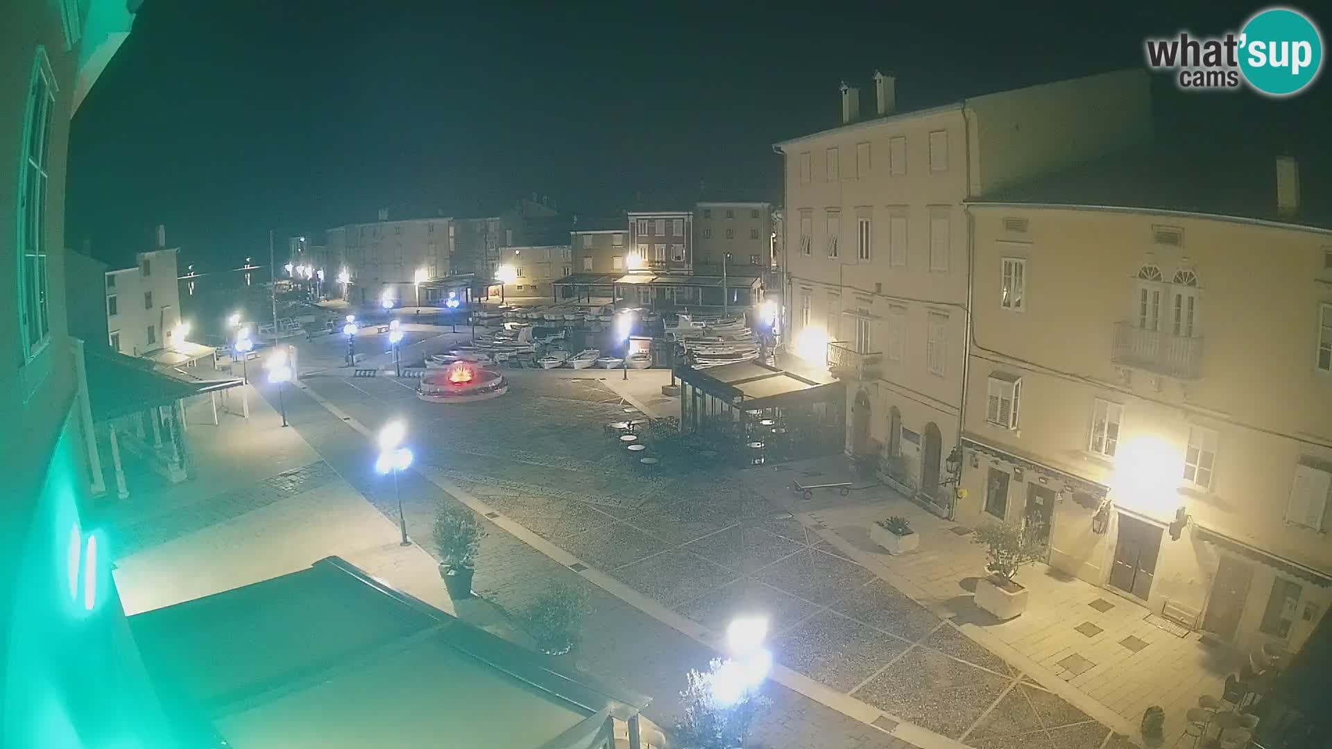 LIVE cam Cres città – piazza principale e “mandrač” – isola di Cherso – Croazia