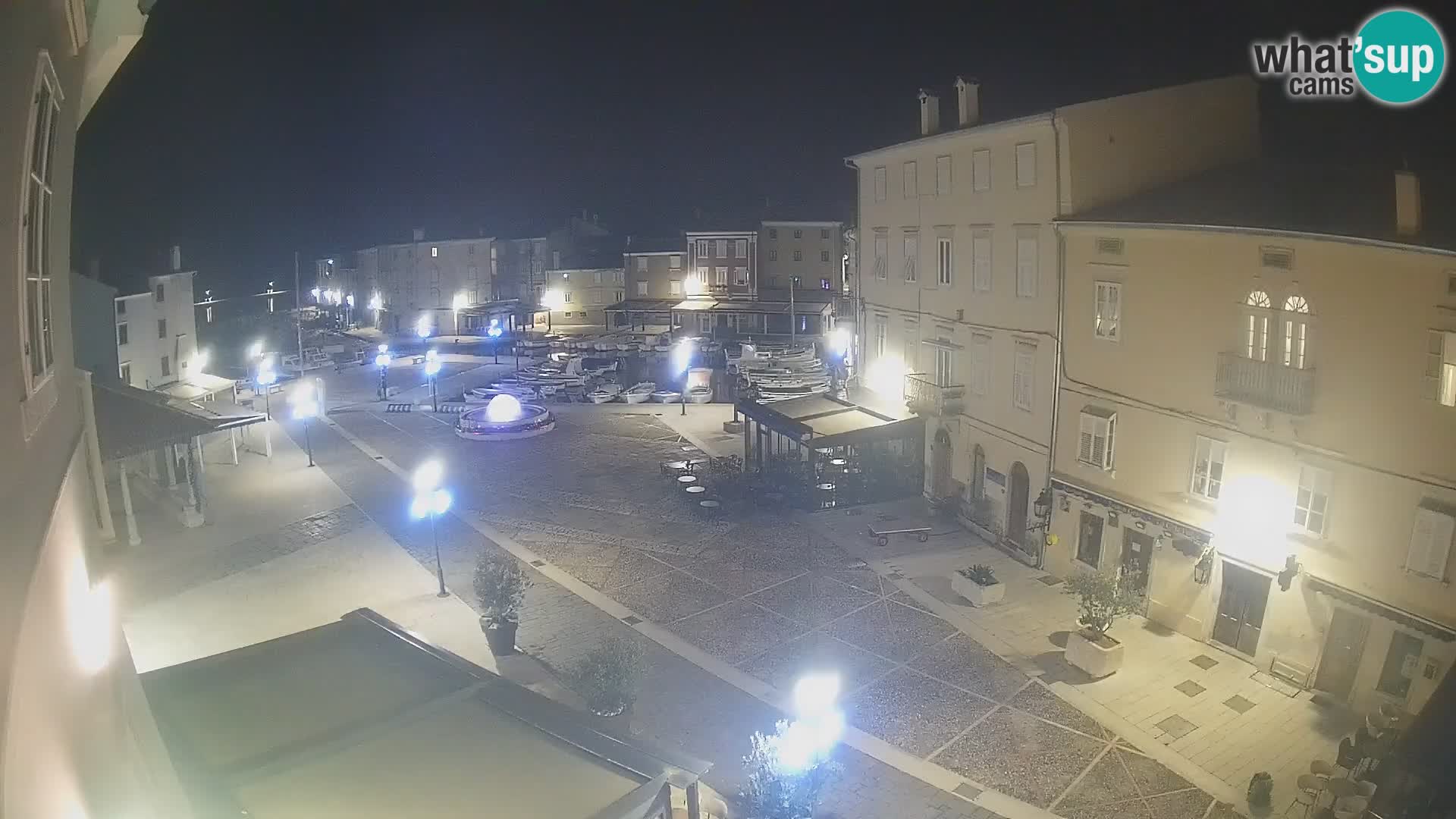 LIVE cam Cres città – piazza principale e “mandrač” – isola di Cherso – Croazia