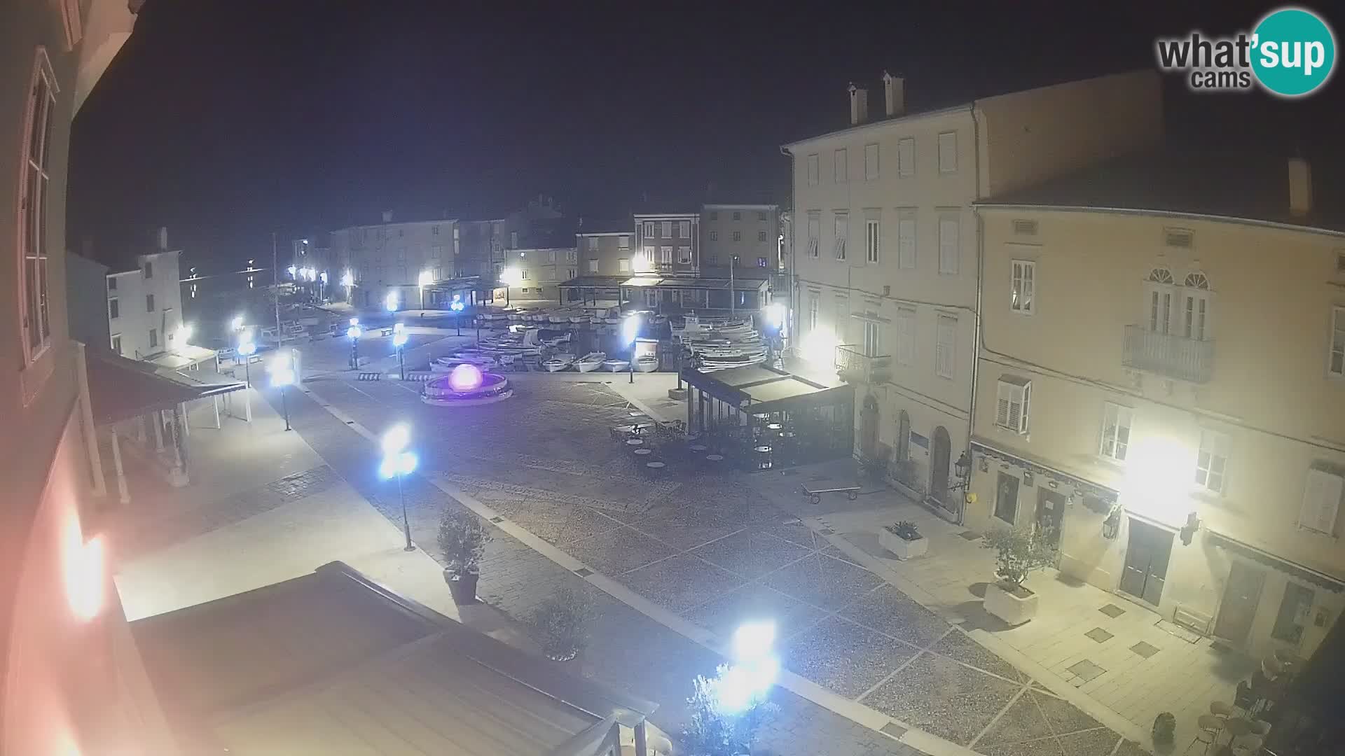 LIVE cam Cres Stadt – Hauptplatz und “mandrač” – Cres Insel – Kroatien