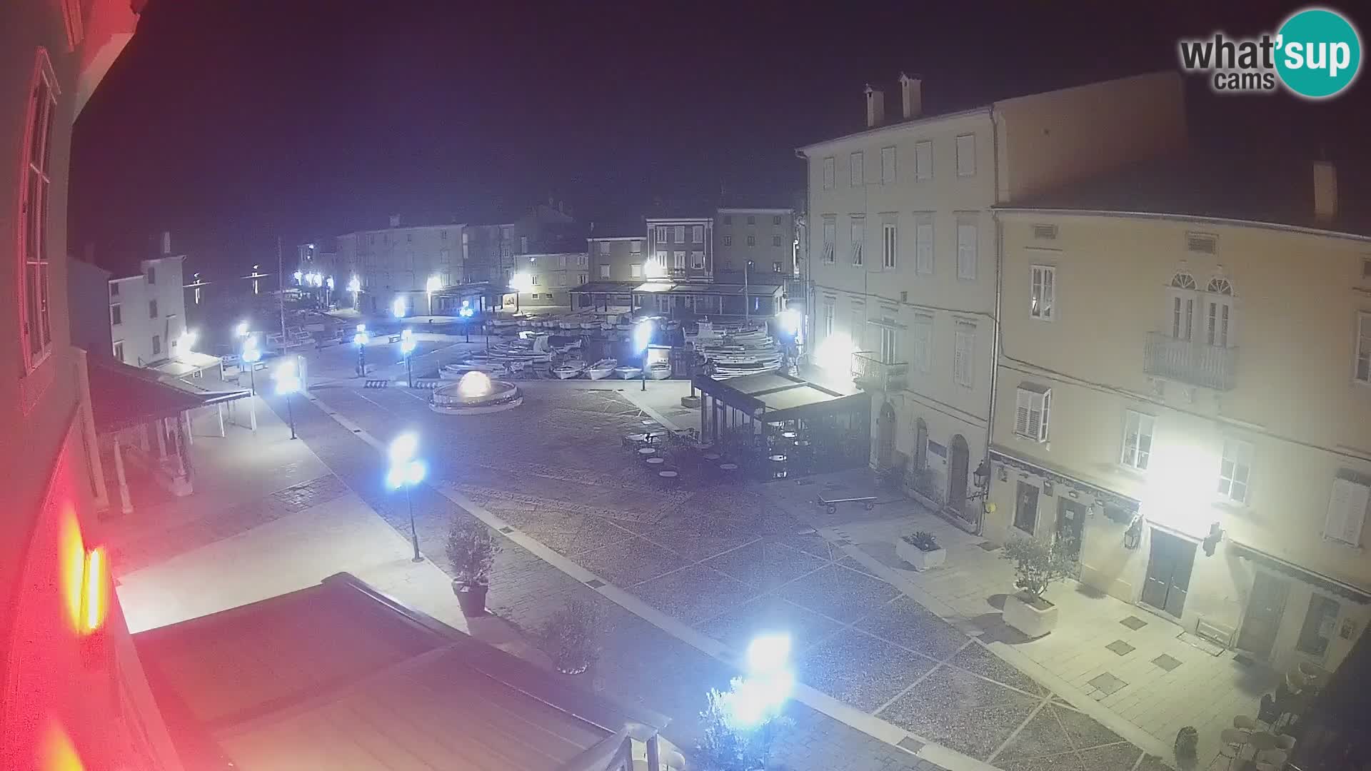 LIVE cam Cres città – piazza principale e “mandrač” – isola di Cherso – Croazia